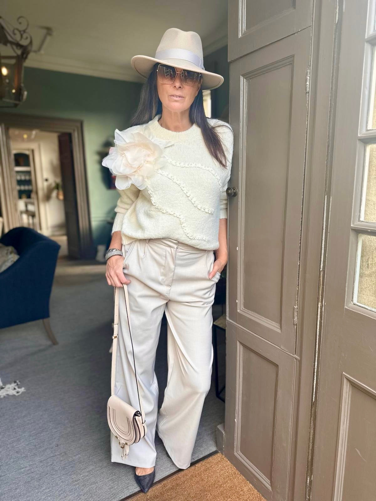 Fleur Knit With Large Flower And Pearls