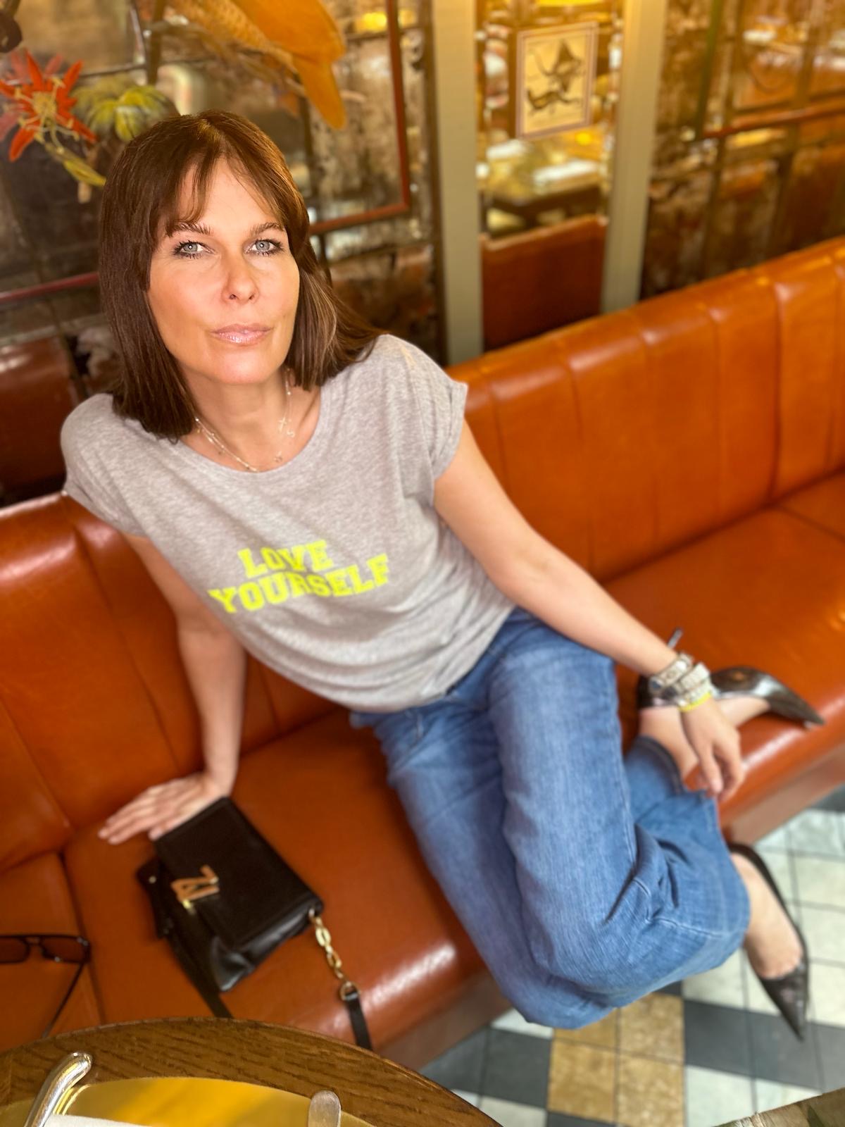 Camiseta Love Yourself gris/neón