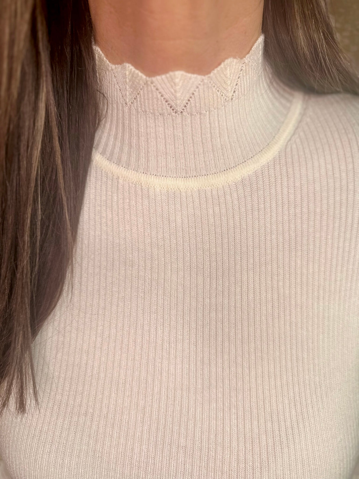 Jersey de cuello alto Claire - Crema