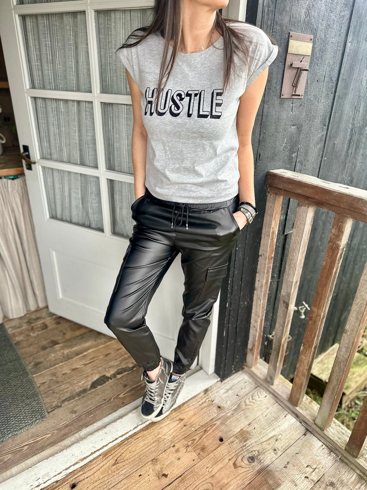 Hustle Tee Cinza/Preto Glitter