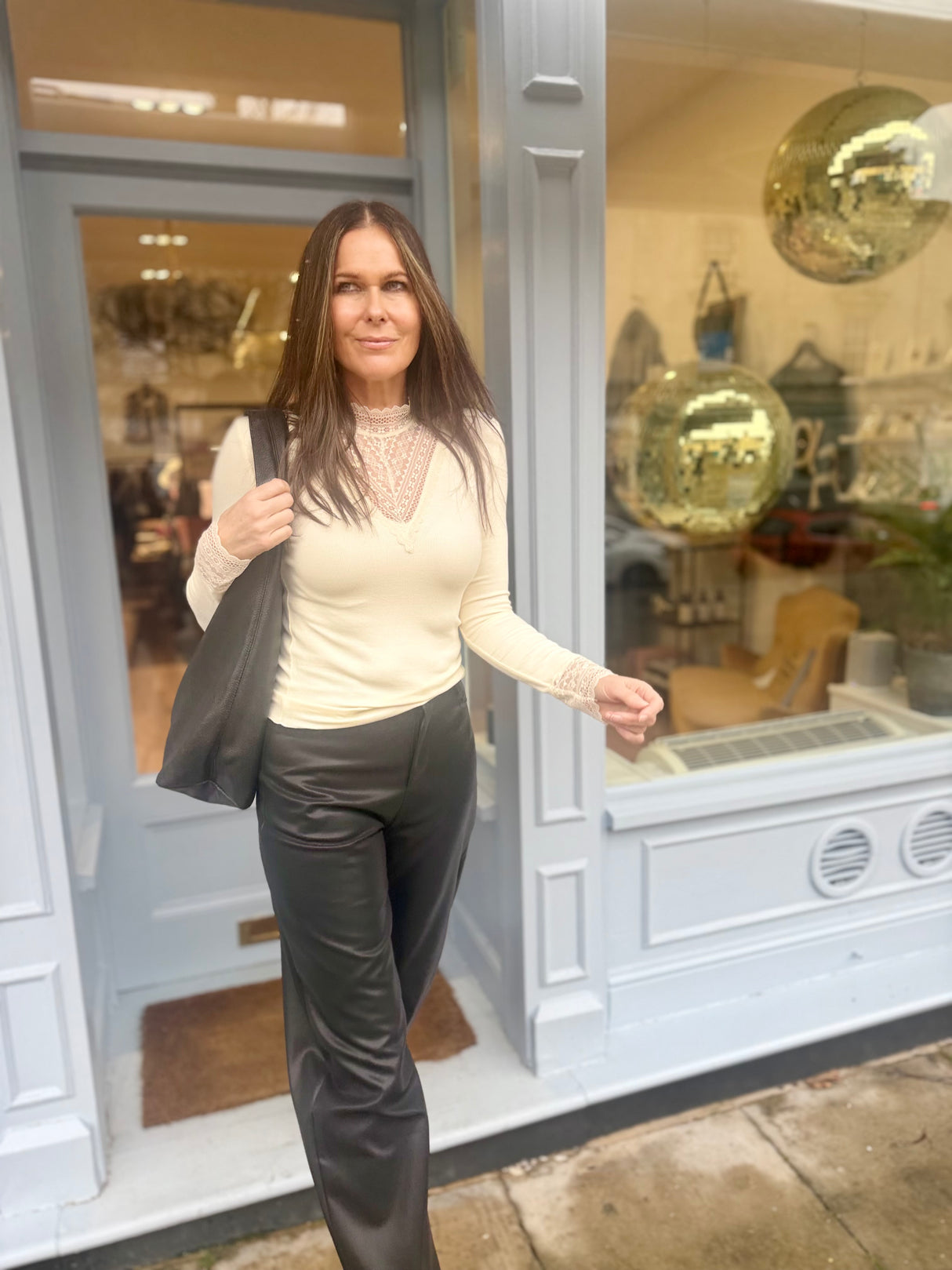 Clare Essential Top With Lace - Cream