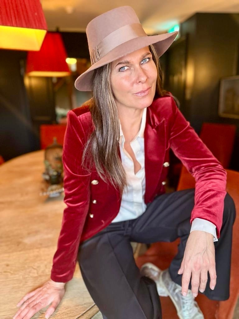 Victoria Velvet Blazer - Rouge