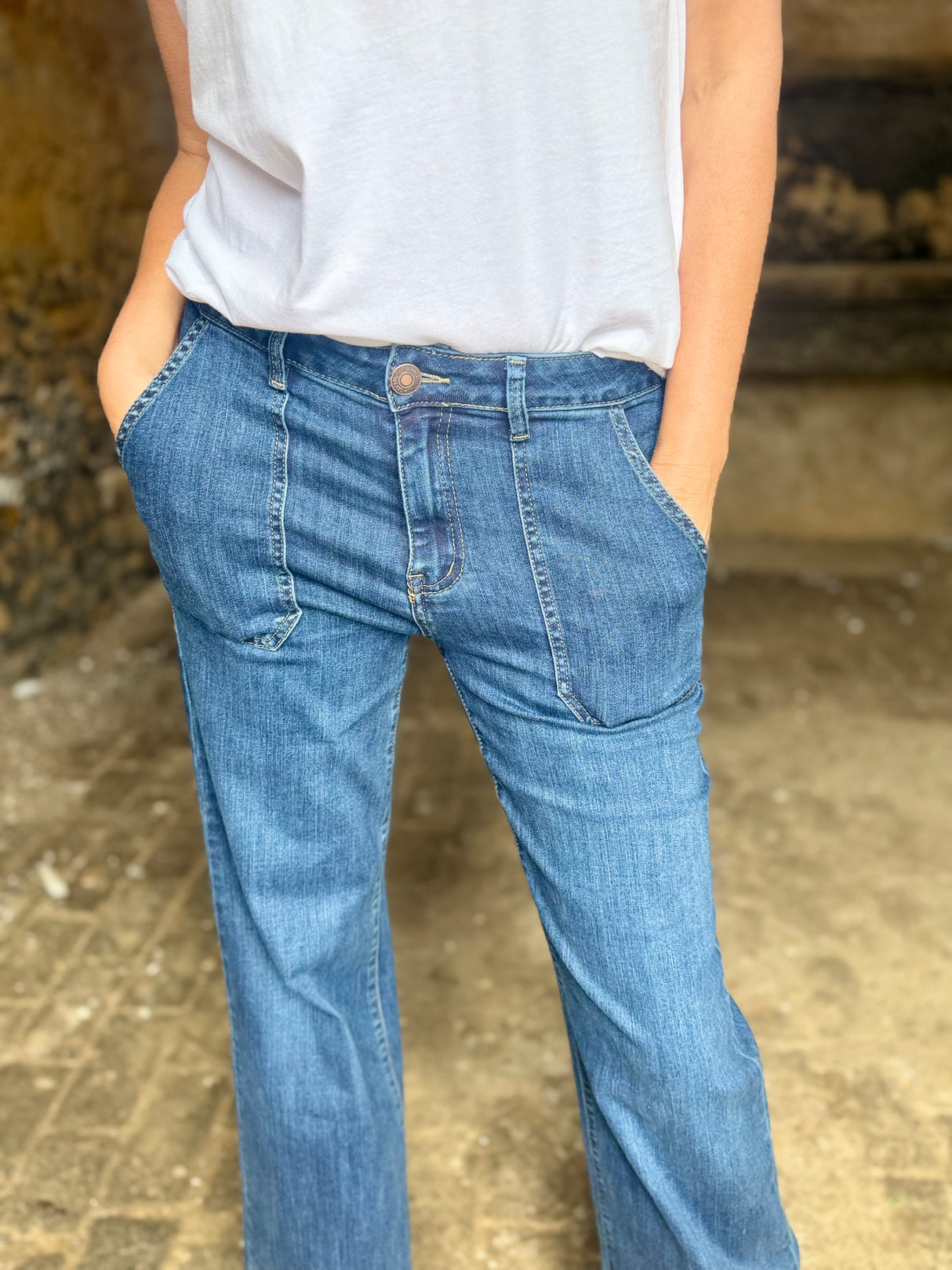 Crush Wide Leg - Mid Wash