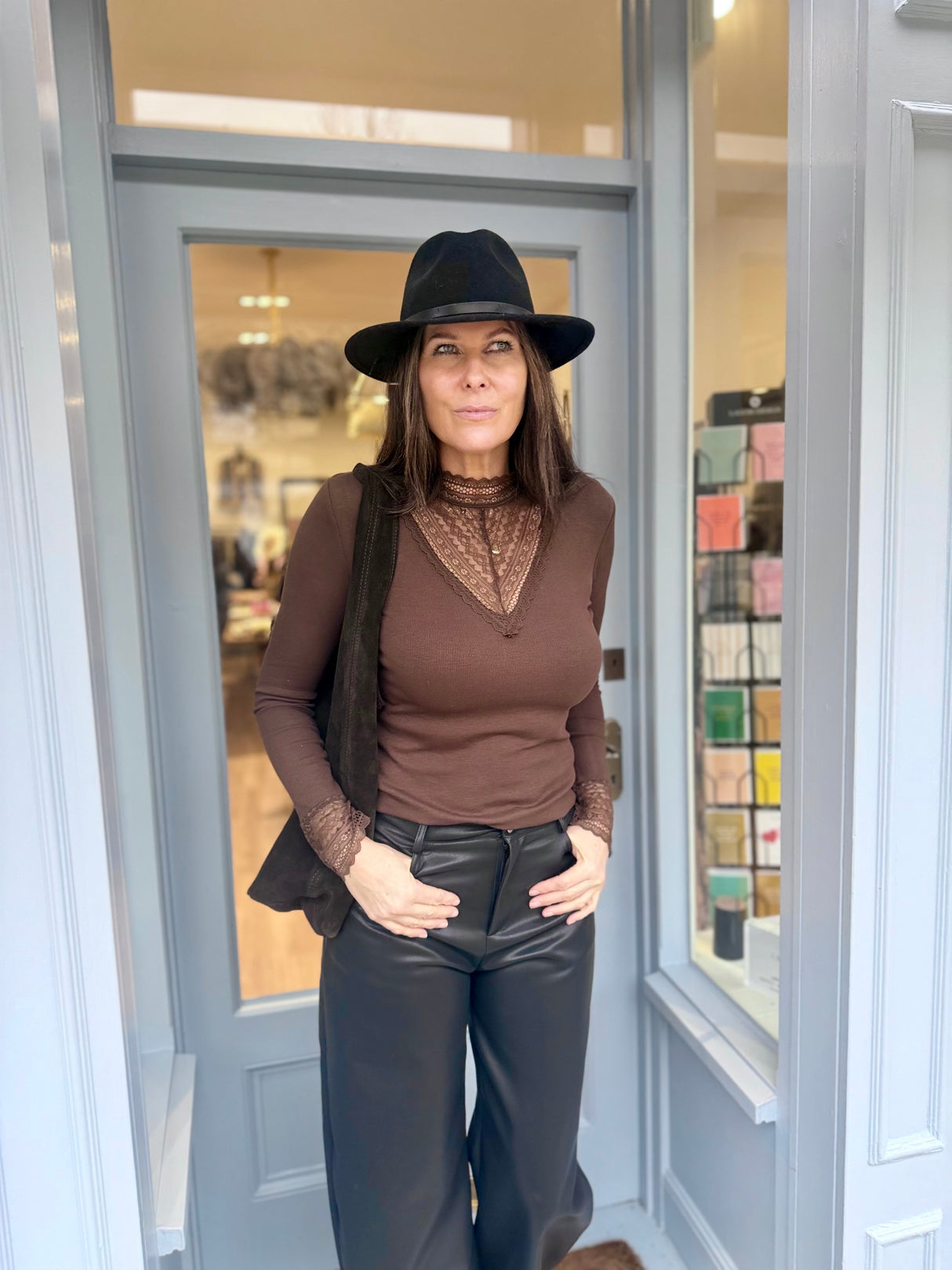 Clare Essential Top With Lace - Chocolate