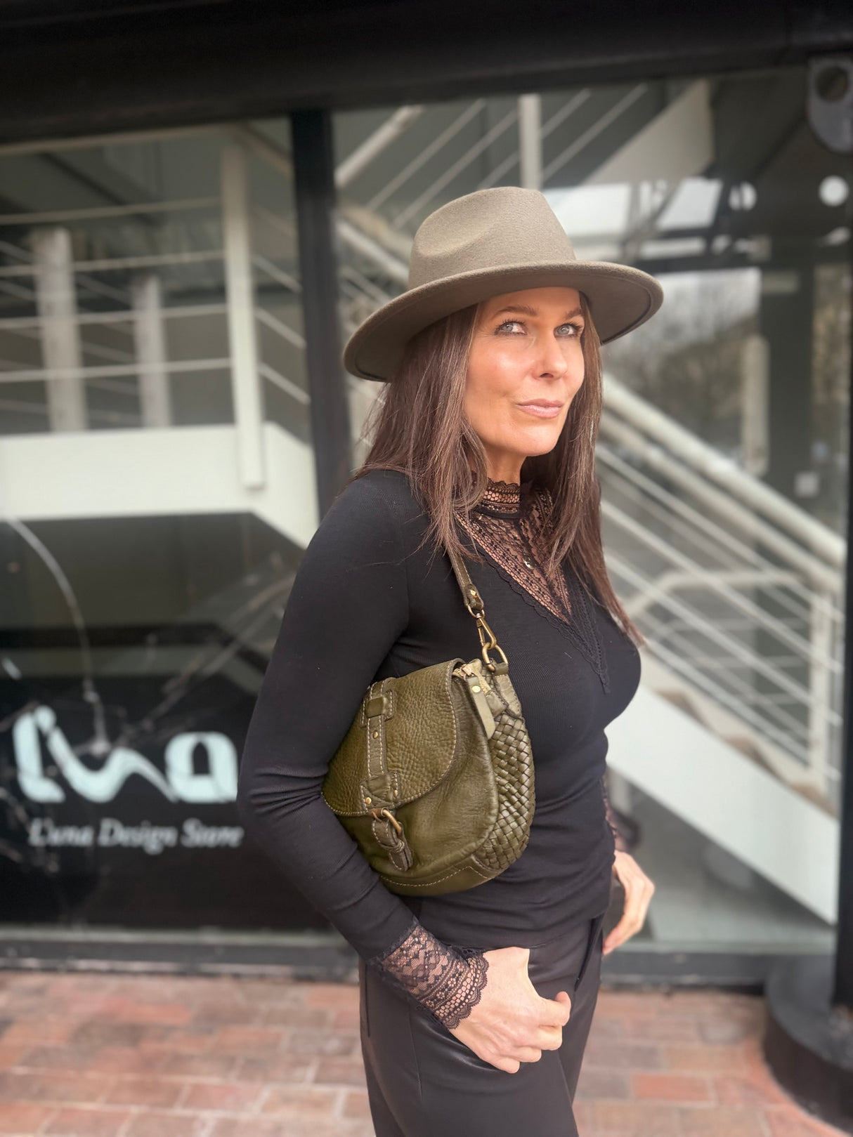 Clare Essential Top With Lace - Black