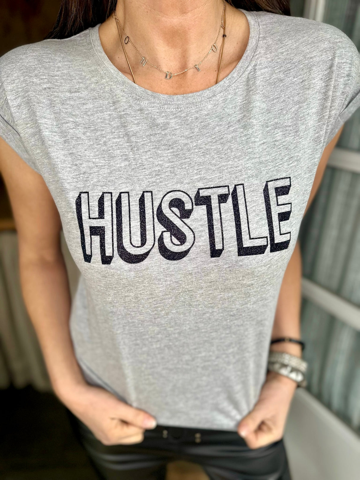 Hustle Tee Cinza/Preto Glitter
