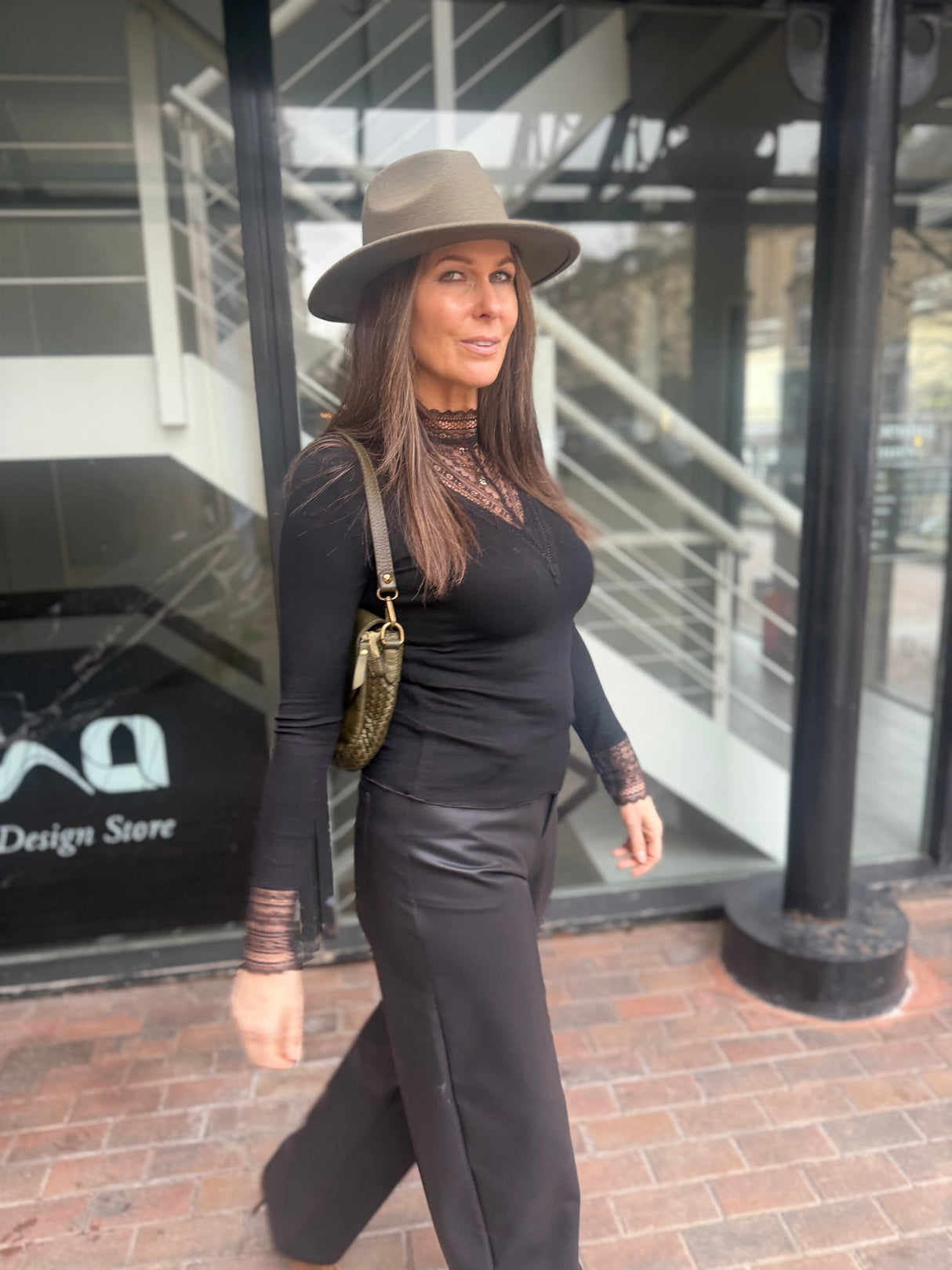 Clare Essential Top With Lace - Black