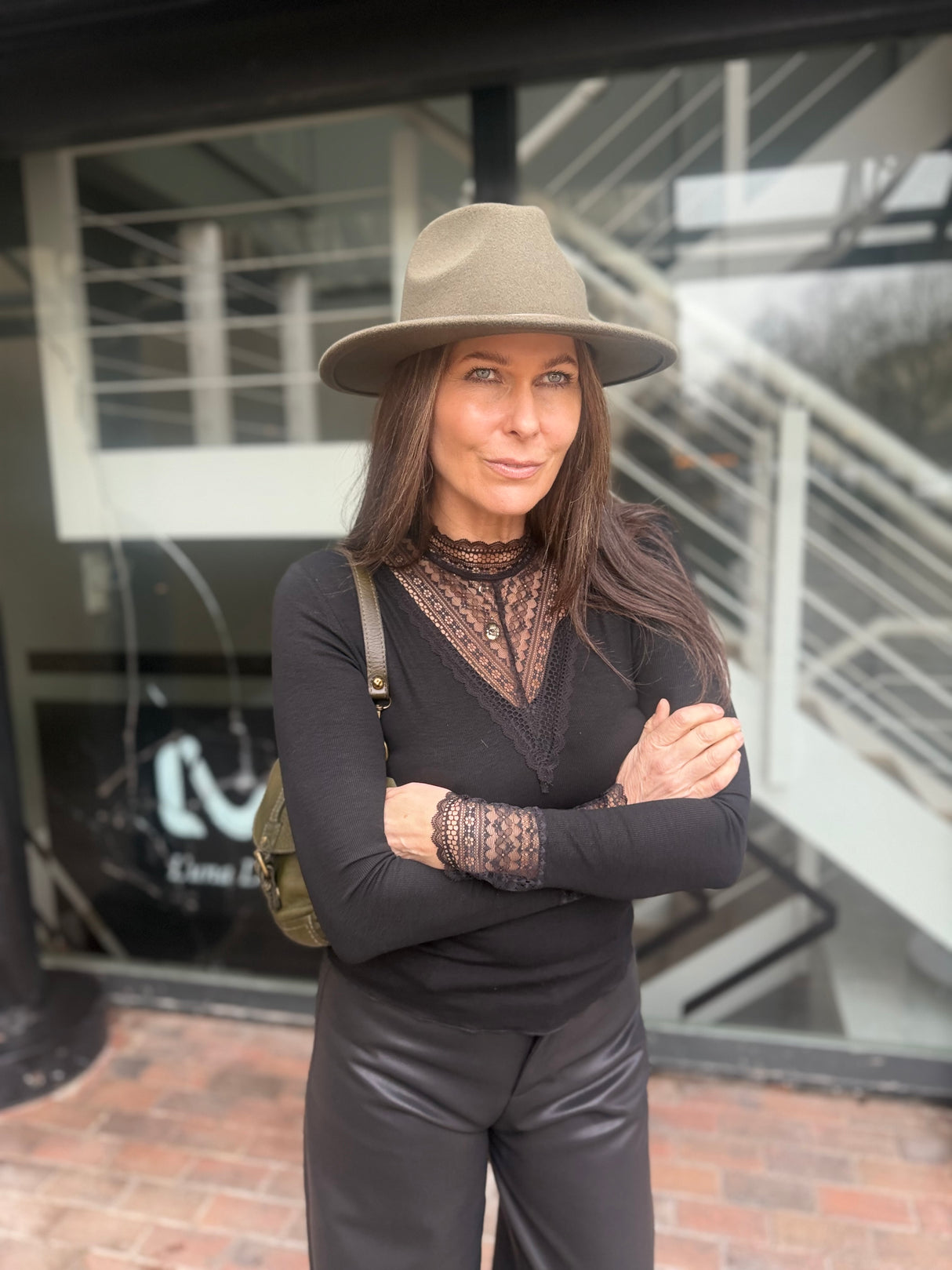 Clare Essential Top With Lace - Black