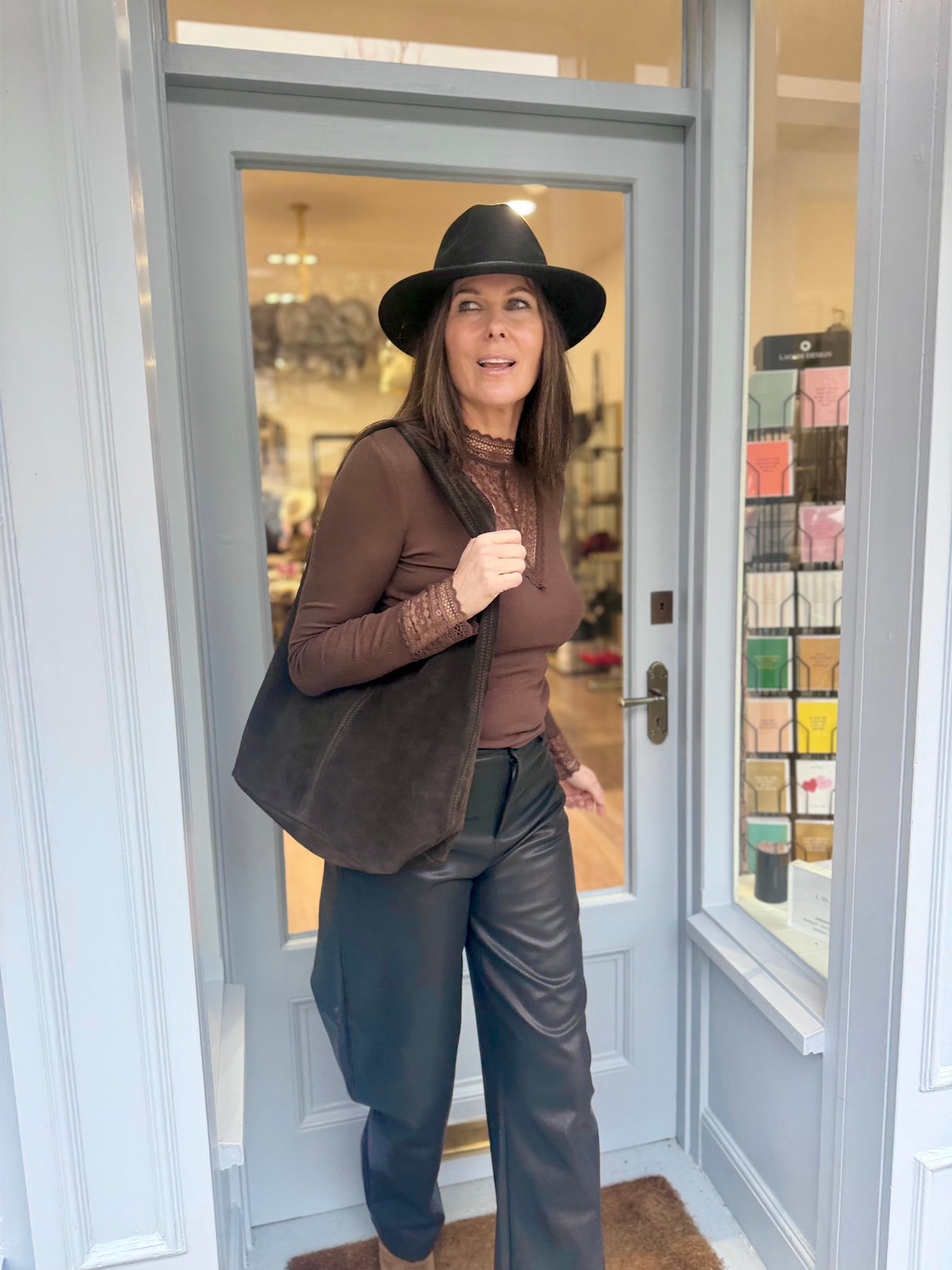 Clare Essential Top With Lace - Chocolate