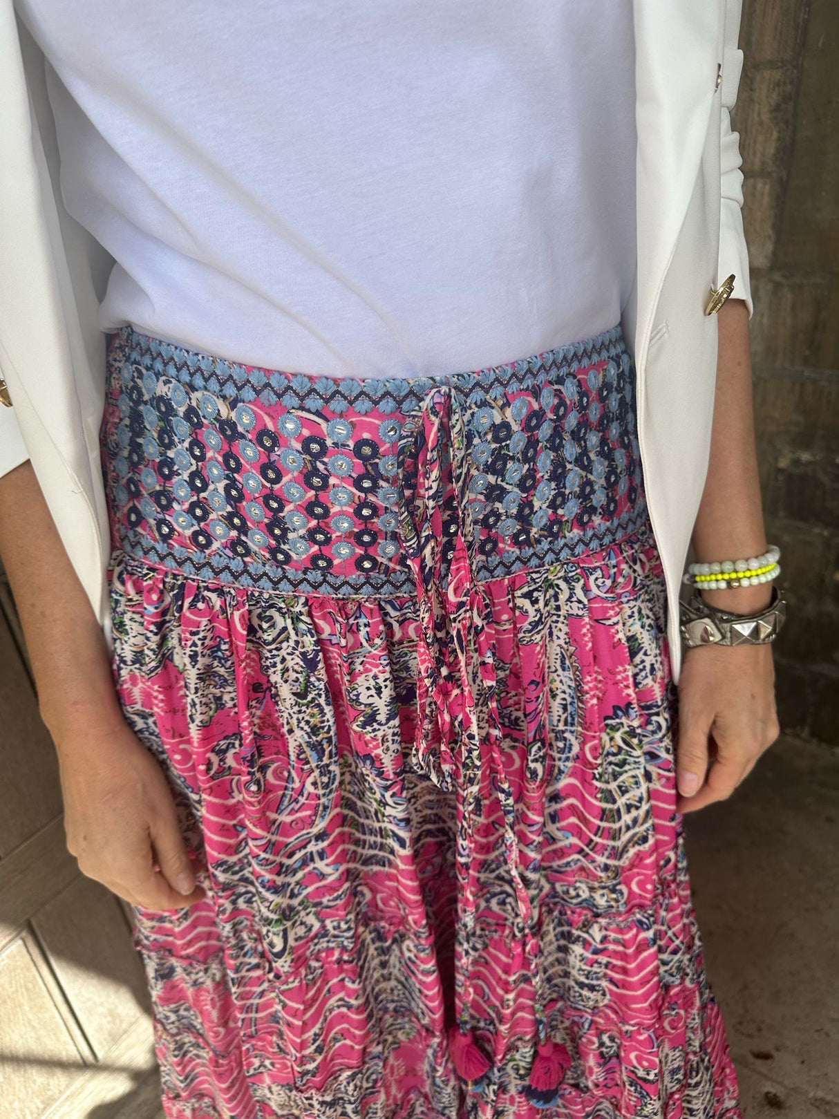 Saia longa em camadas Believer Persian Rose