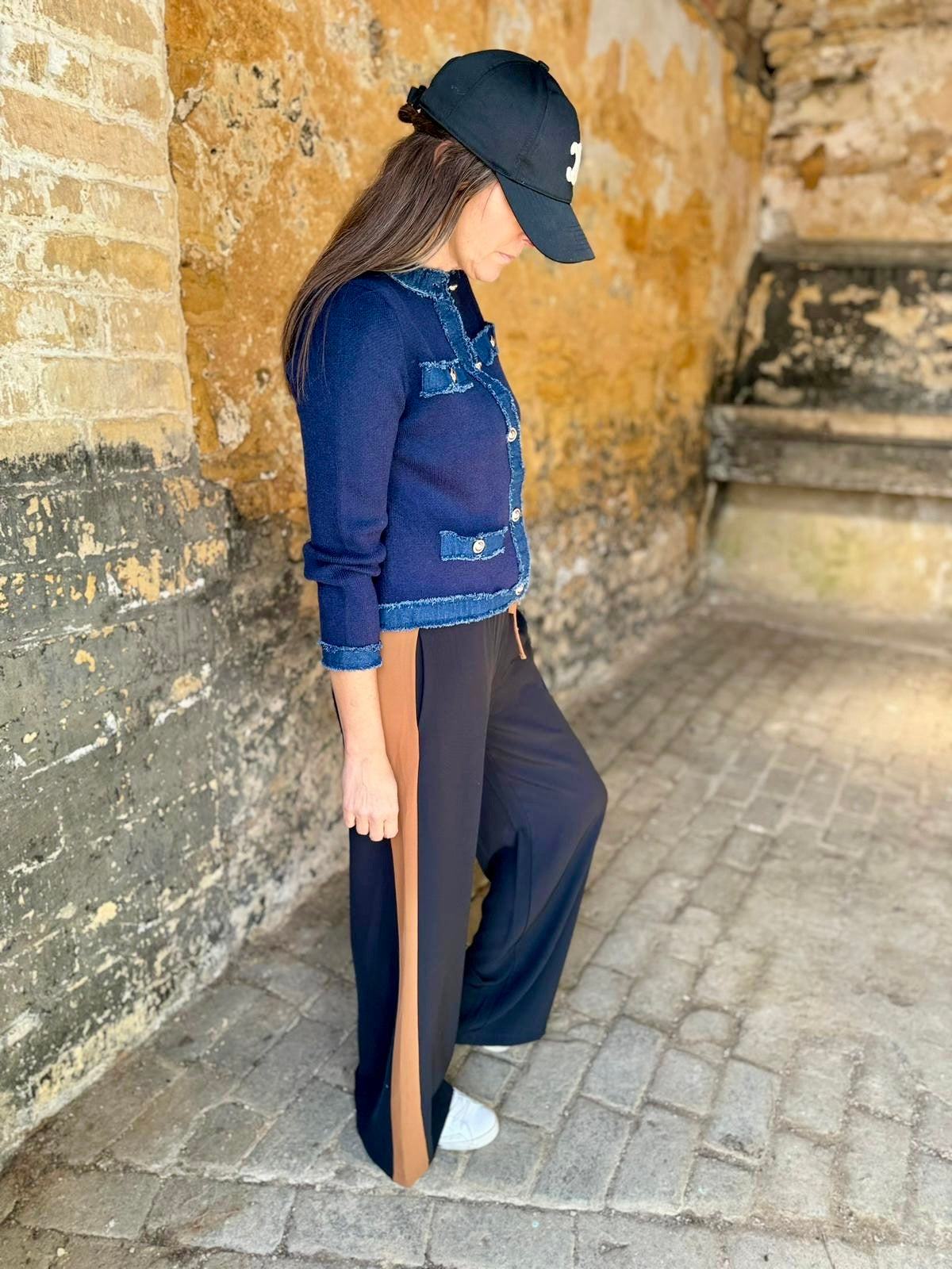 Calça Tempest - Preta com Listra Bege