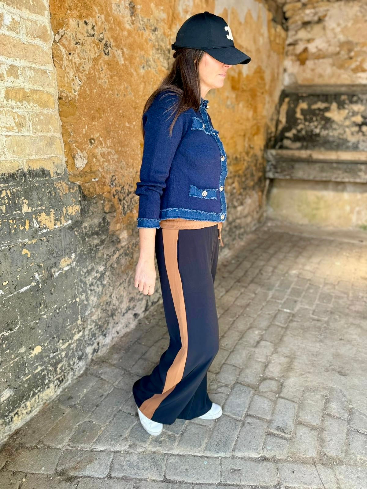 Calça Tempest - Preta com Listra Bege