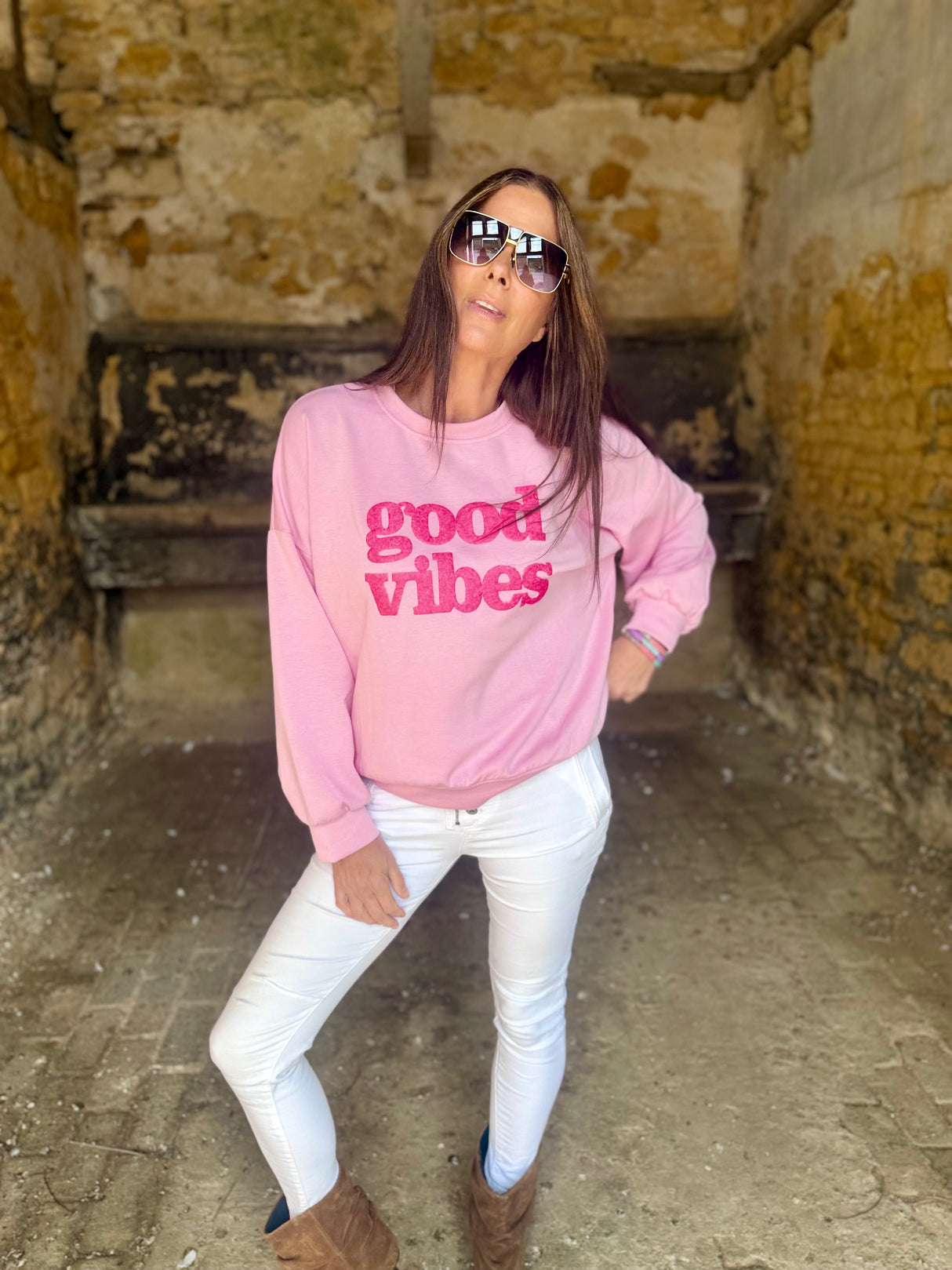Good Vibes Sweatshirt - Baby Pink