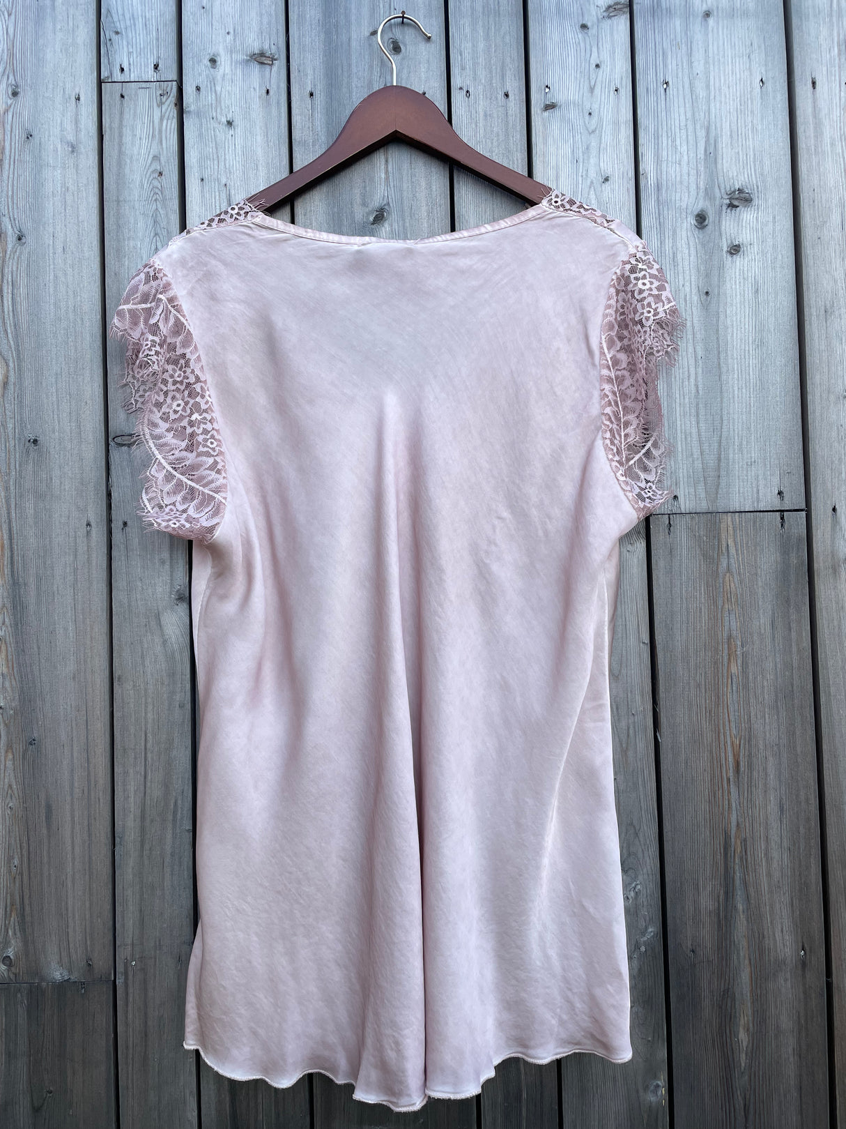 Law and Co Curve - Serena Lace V-Neck Top - Baby Pink