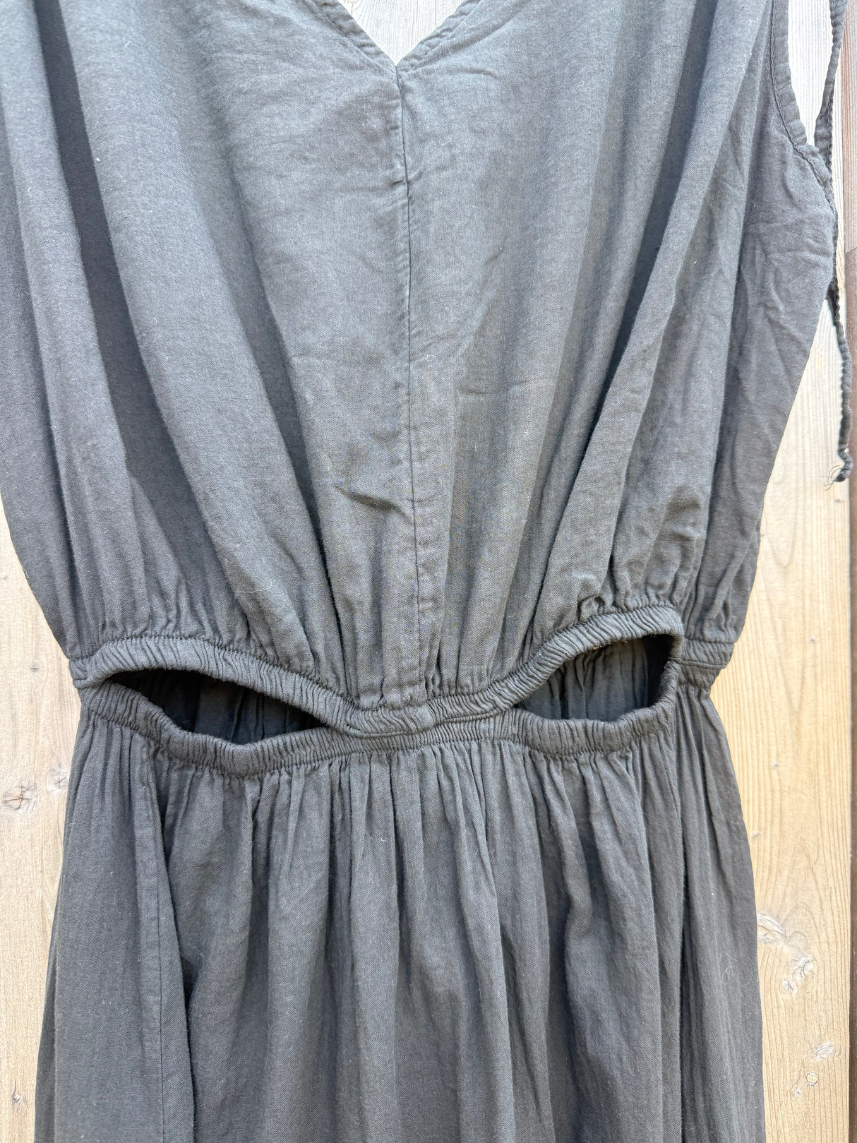 Zahra Cut Out Maxi - Black