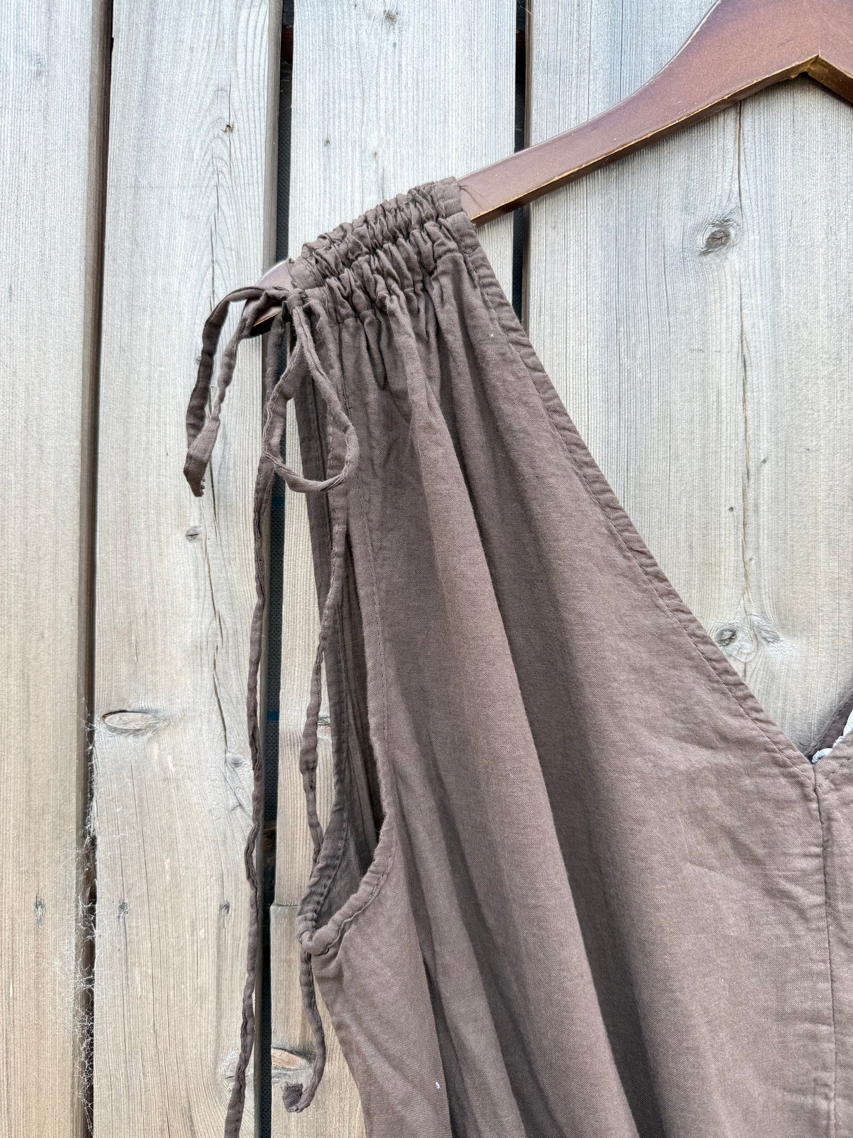 Zahra Cut Out Maxi - Chocolate