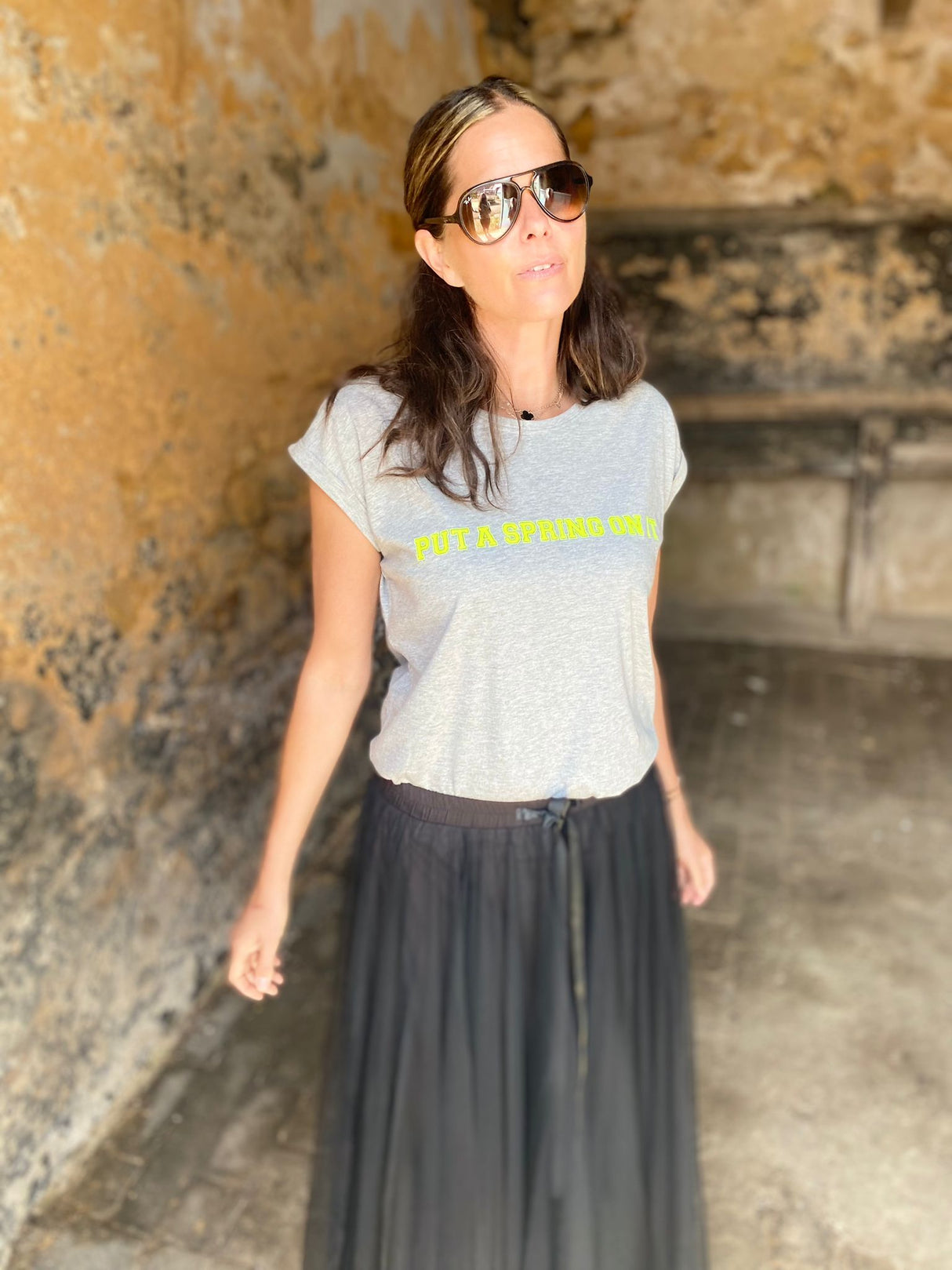 Camiseta Put A Spring On It gris/amarillo neón