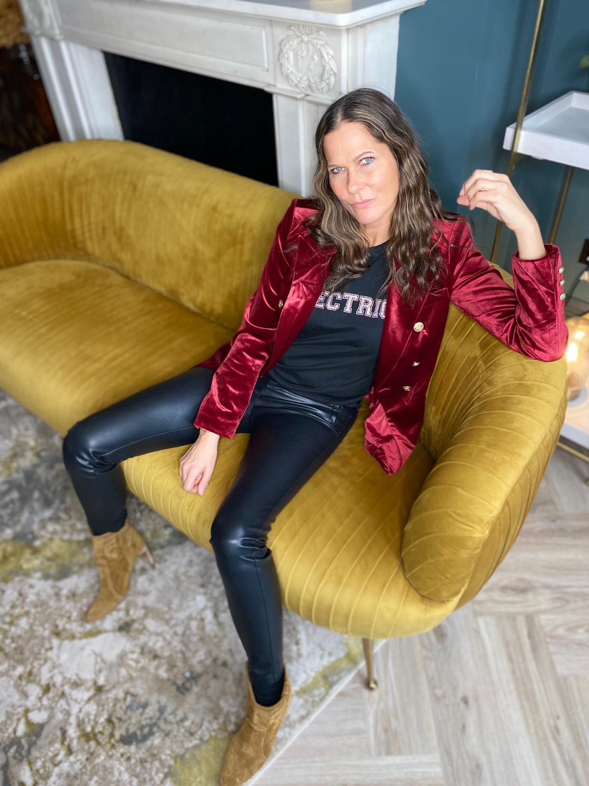 Victoria Velvet Blazer - Rouge