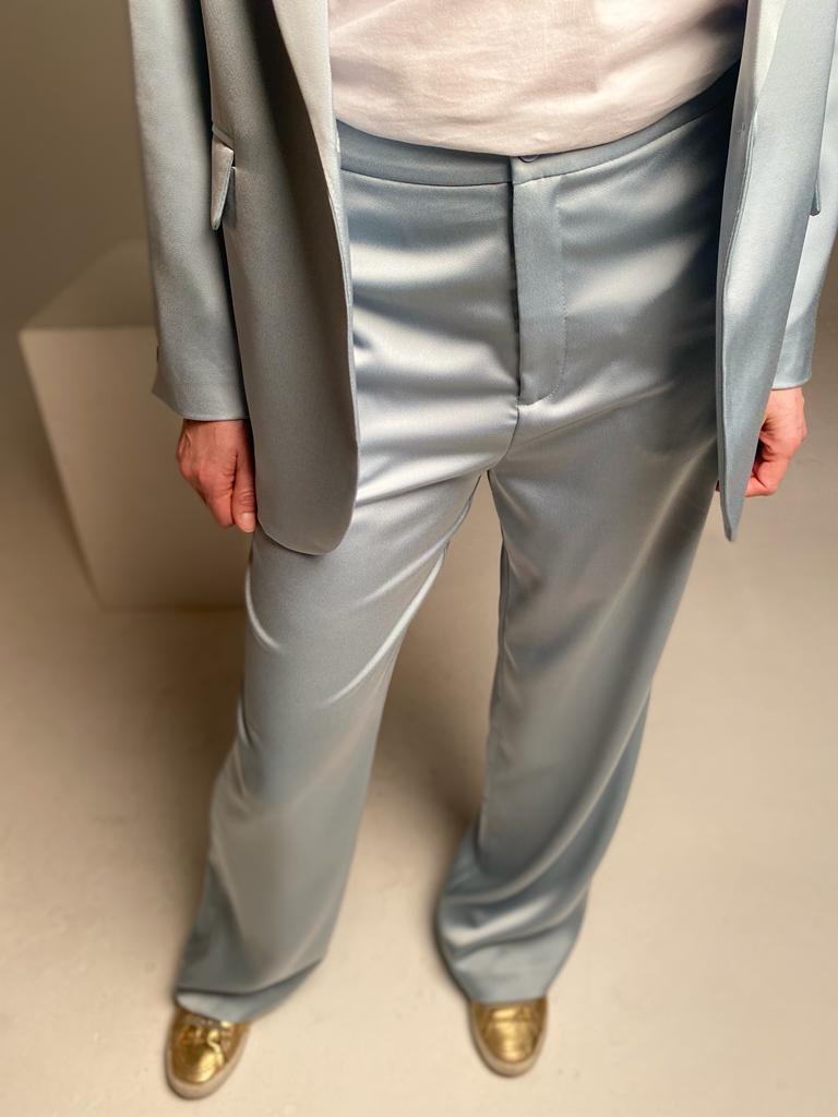 Pantalón Time Suit Azul Polvo