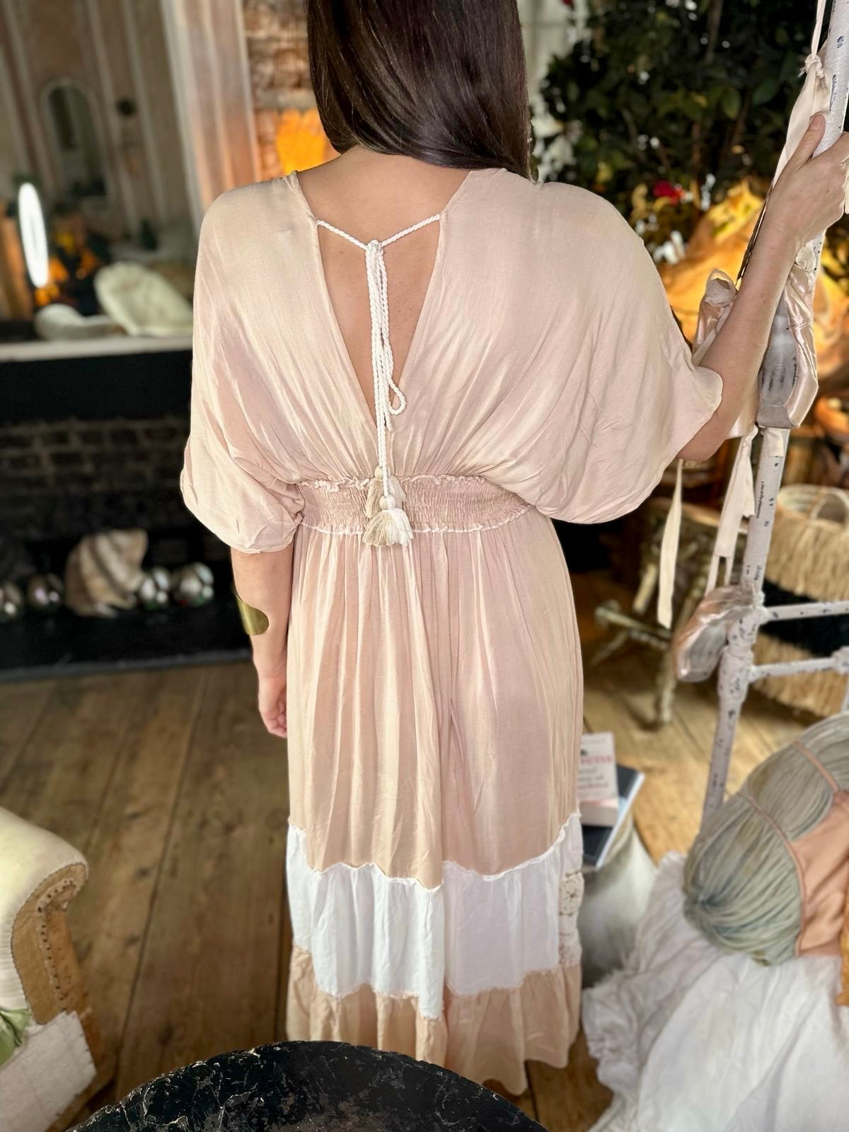 Vestido Mystique color nude