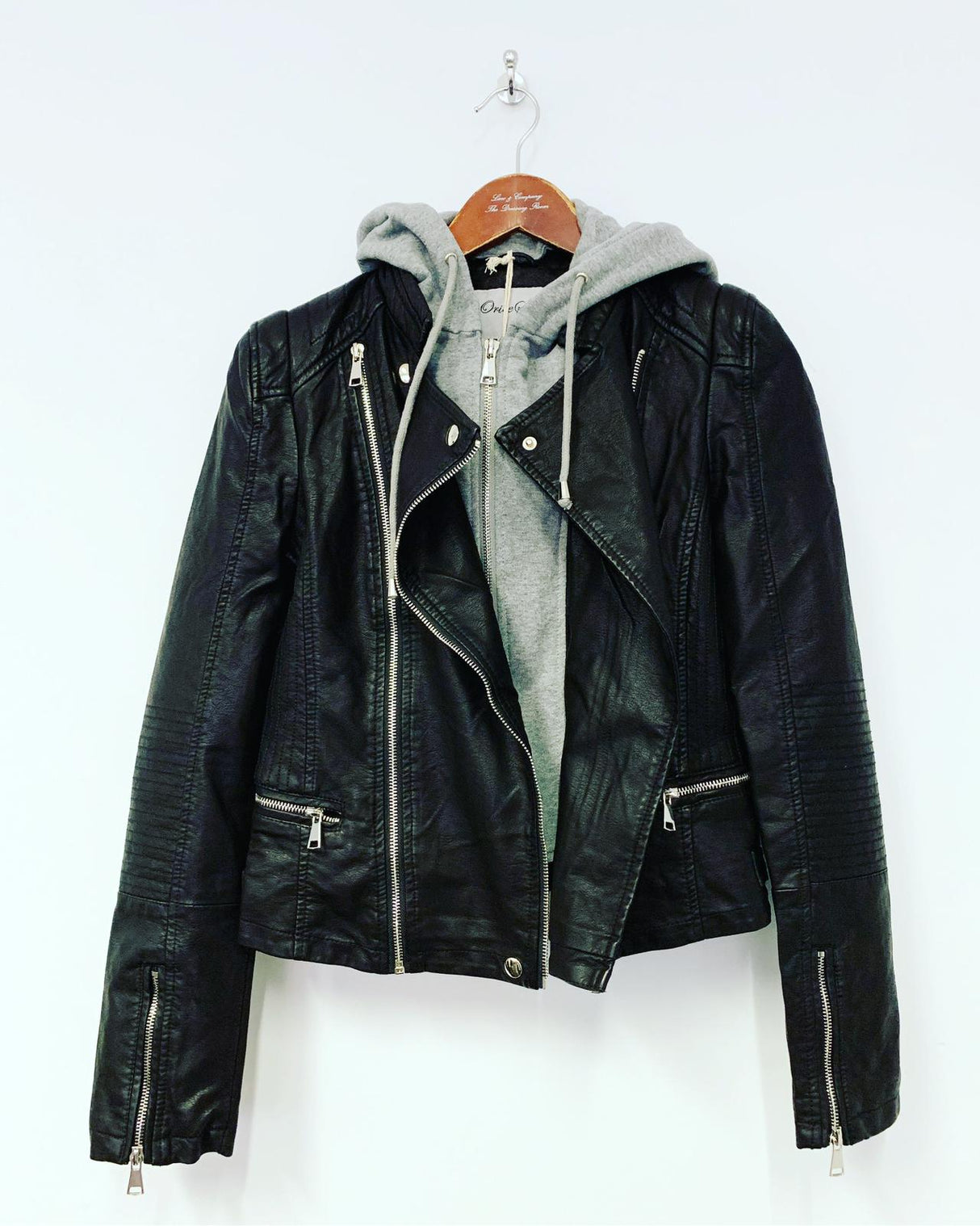 Chaqueta de motociclista con capucha