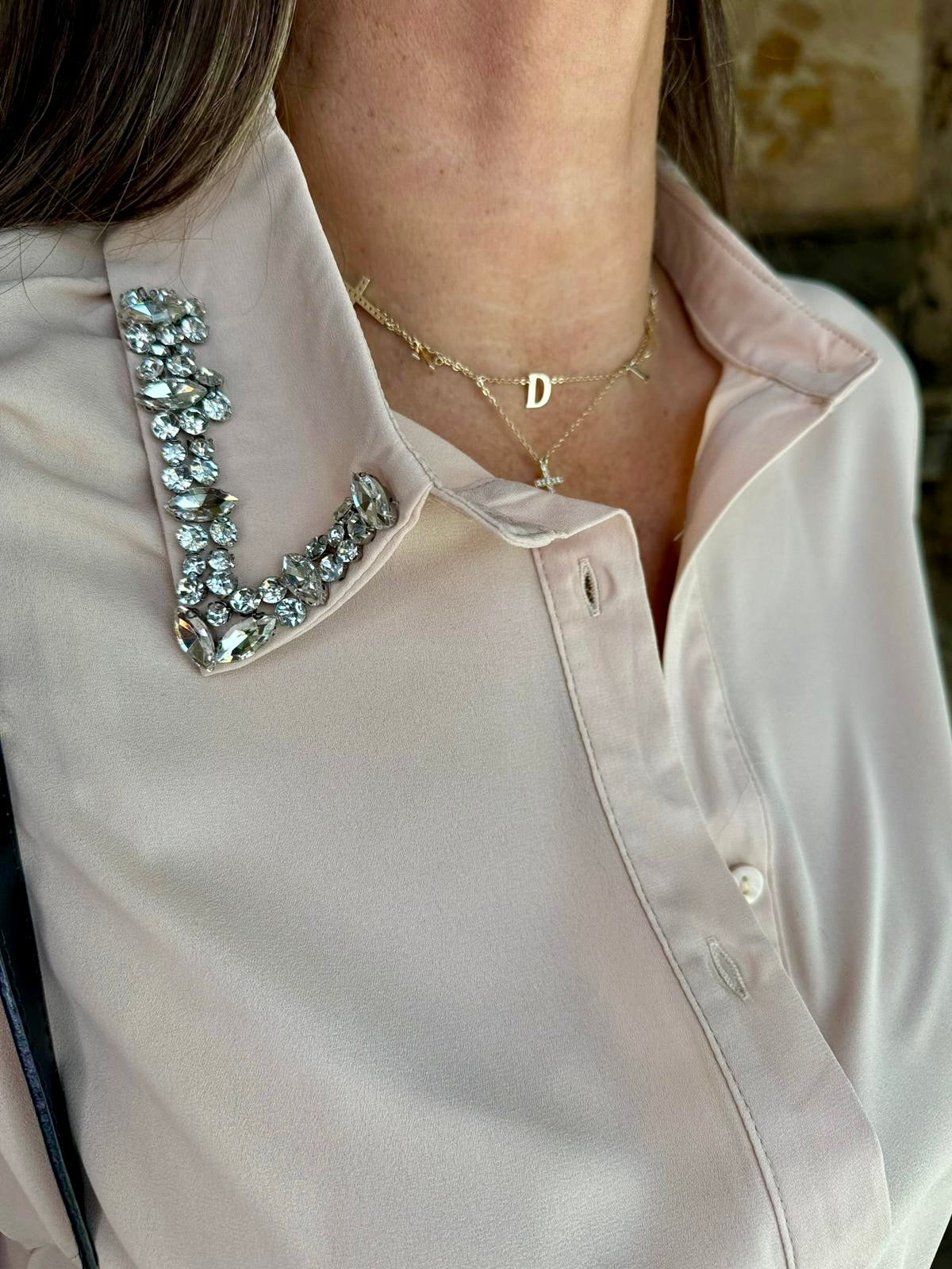 Camisa Andie Crystal con cuello en color rubor