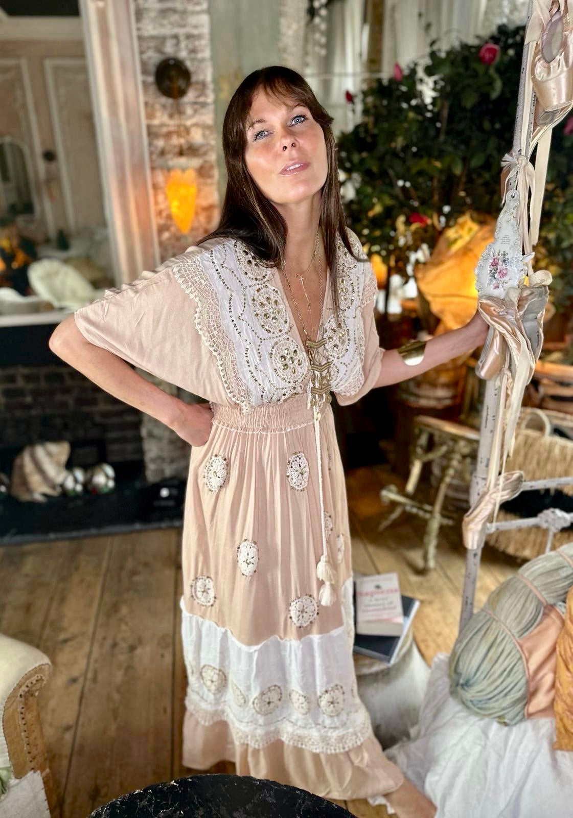 Vestido Mystique color nude
