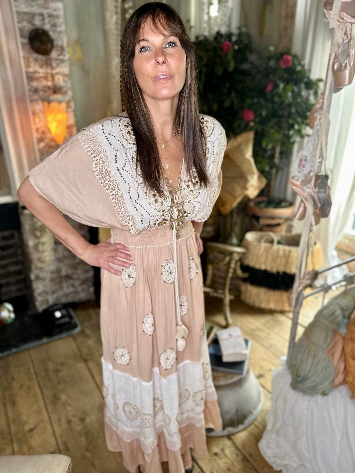 Vestido Mystique color nude