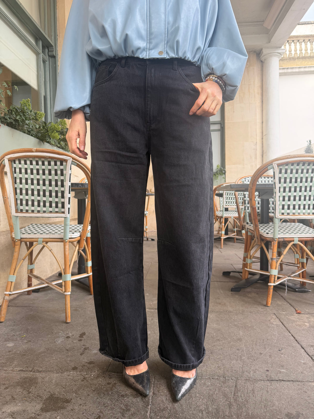 Melly Barrel Leg Jean - Black