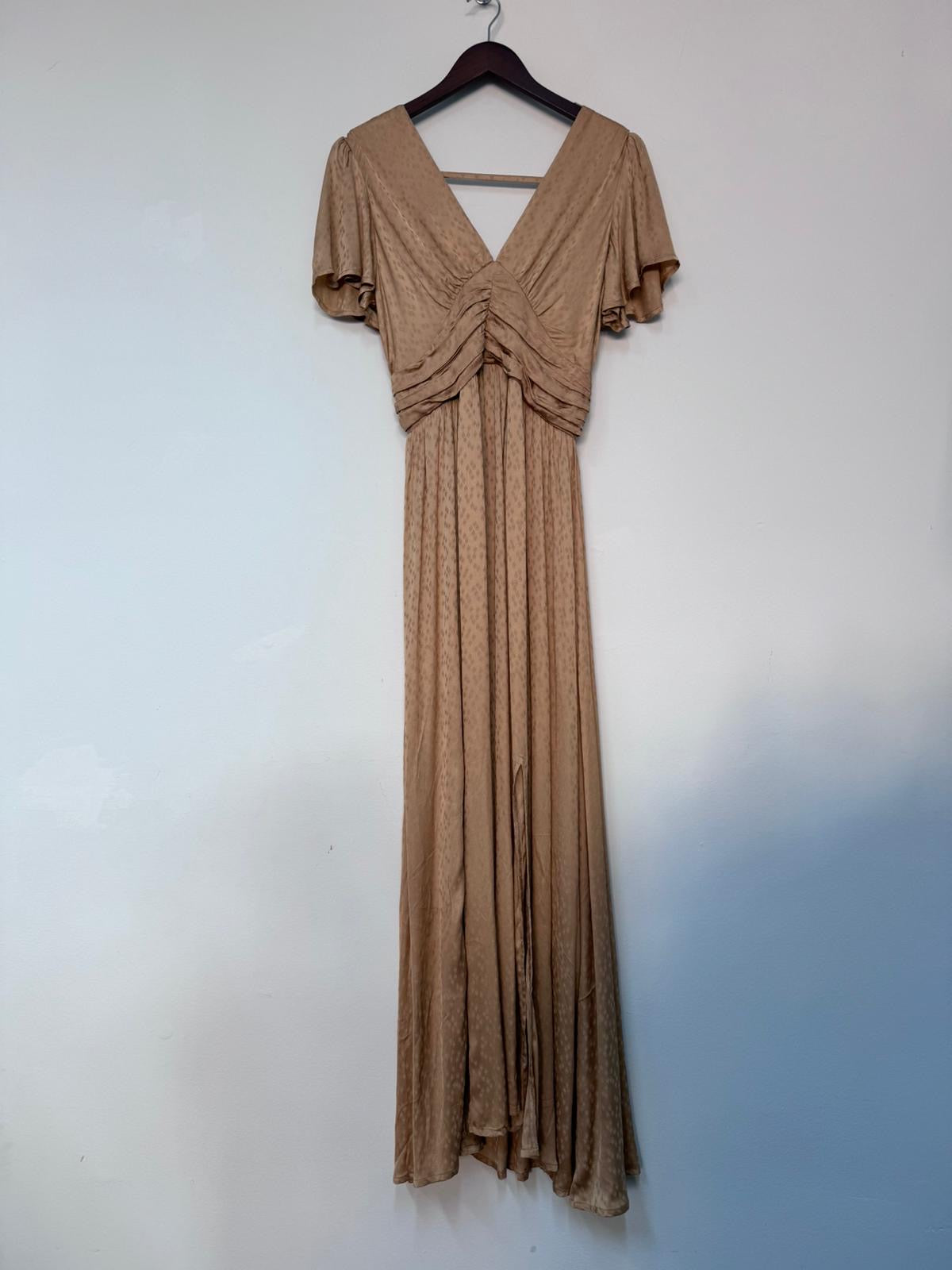 Vestido Sinfónico Dorado