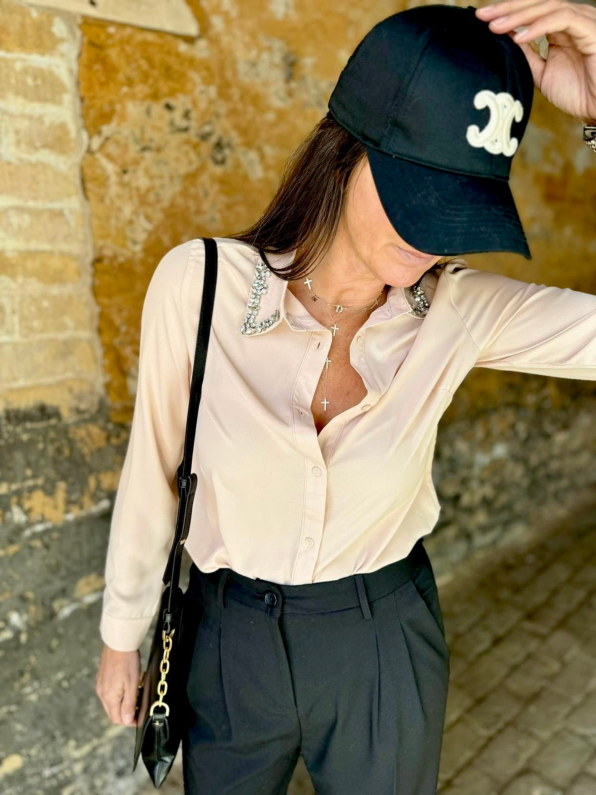 Camisa Andie Crystal con cuello en color rubor