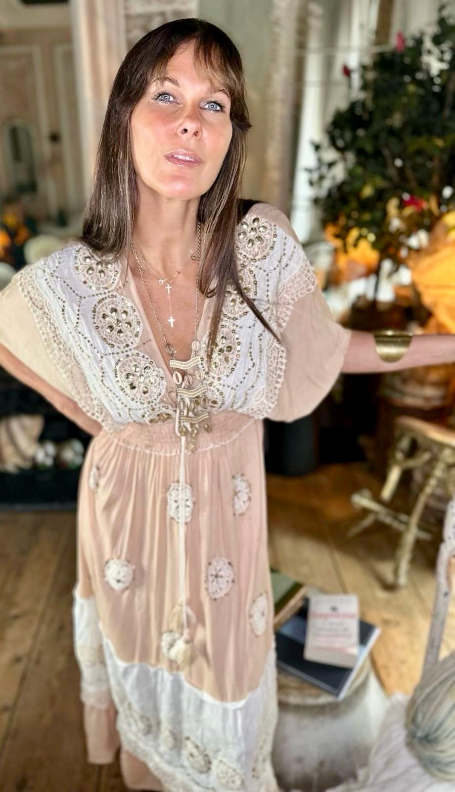 Vestido Mystique color nude