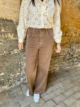 Vaqueros Harper de pierna ancha color chocolate