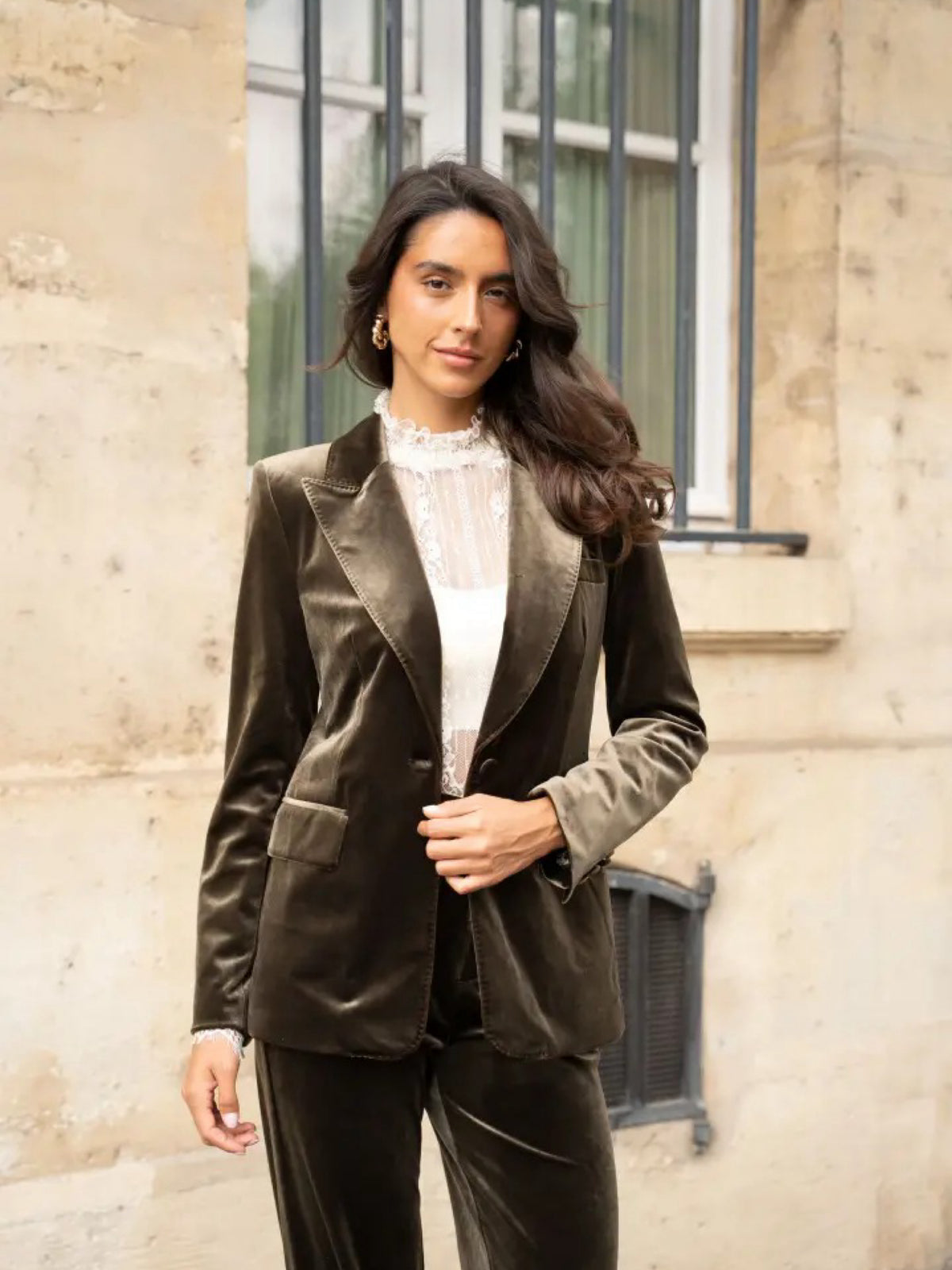 Single Breasted Velvet Blazer