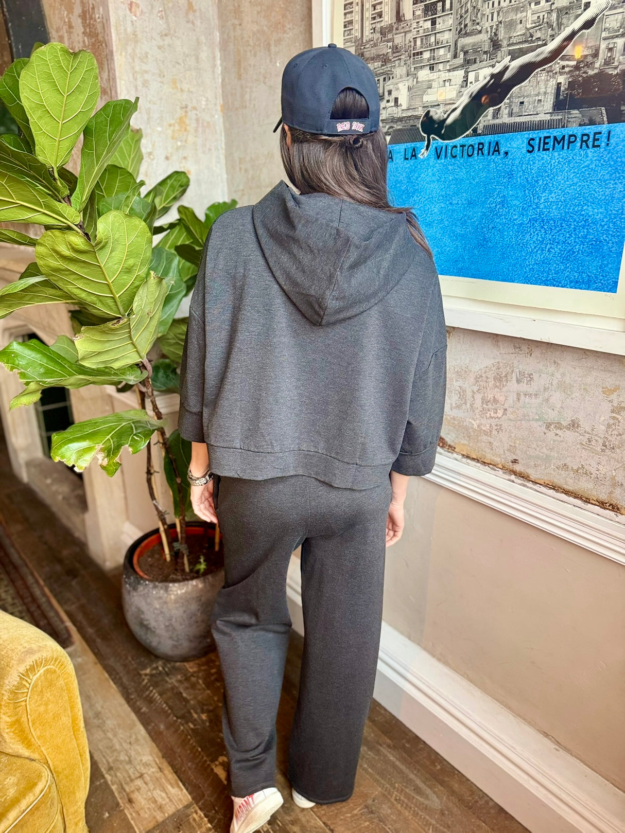 Sudadera con capucha Brooke con corbata de seda - Gris carbón