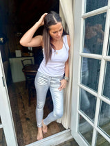 Jean Lux efecto cuero plateado
