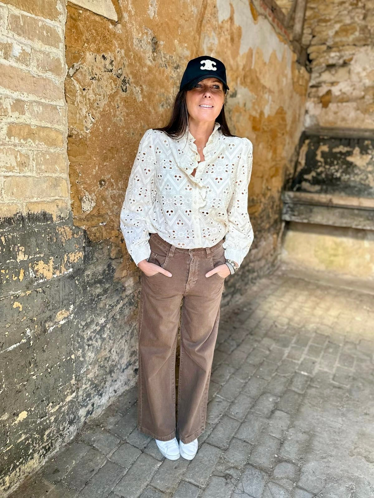 Vaqueros Harper de pierna ancha color chocolate