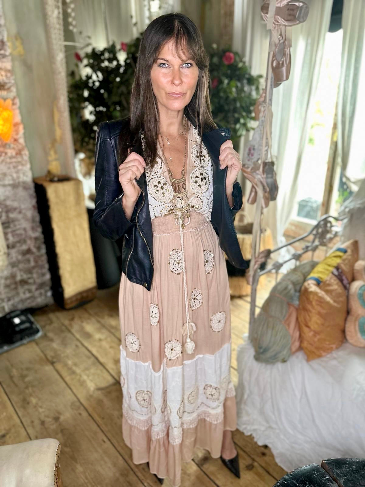 Vestido Mystique color nude