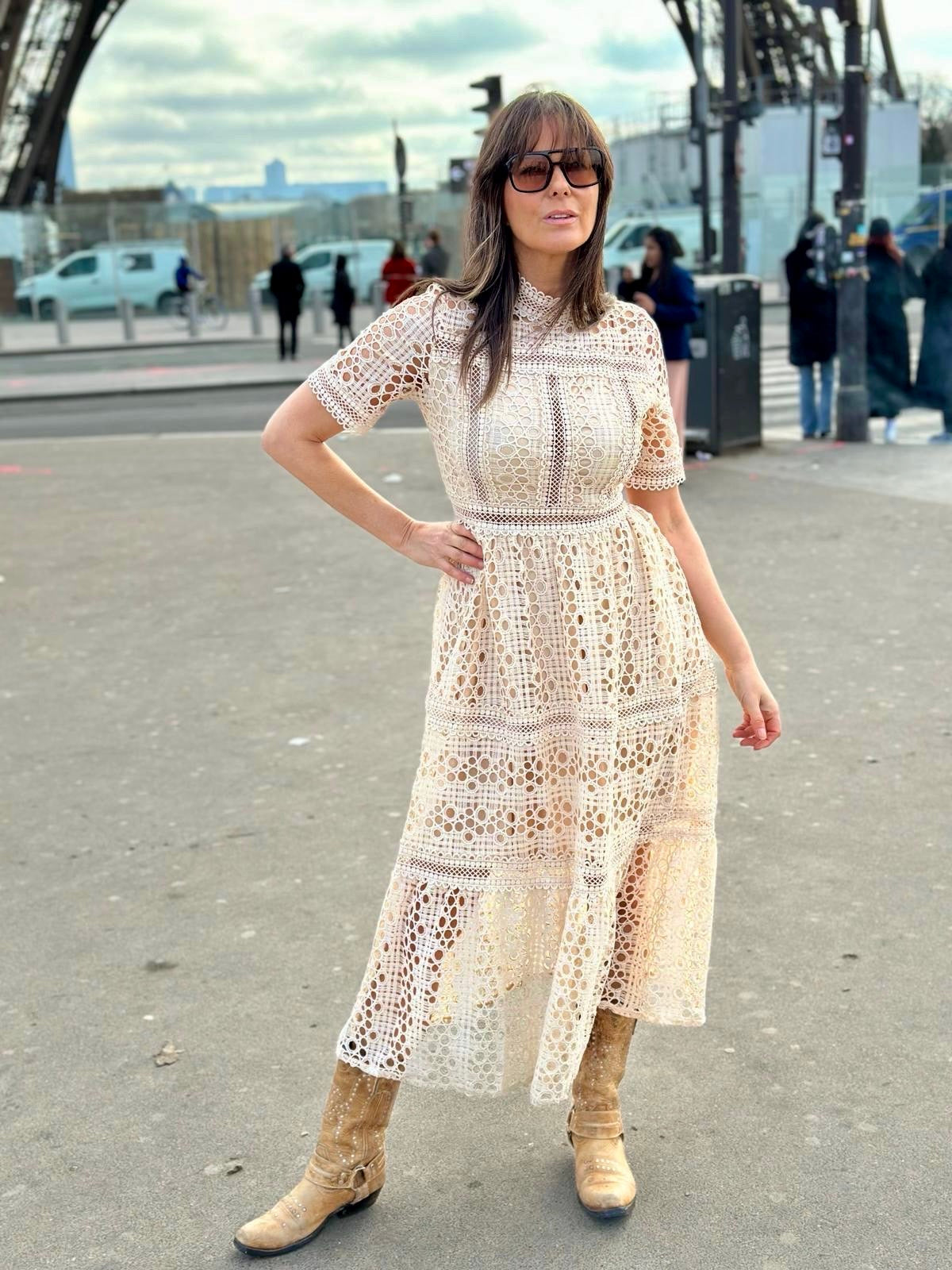 Plantilla de vestido nude
