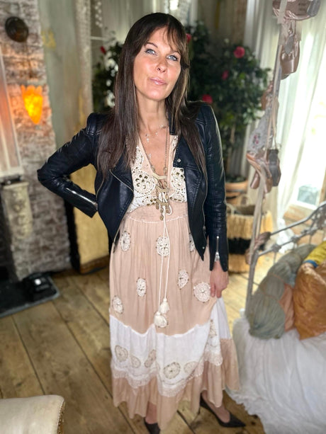 Vestido Mystique color nude
