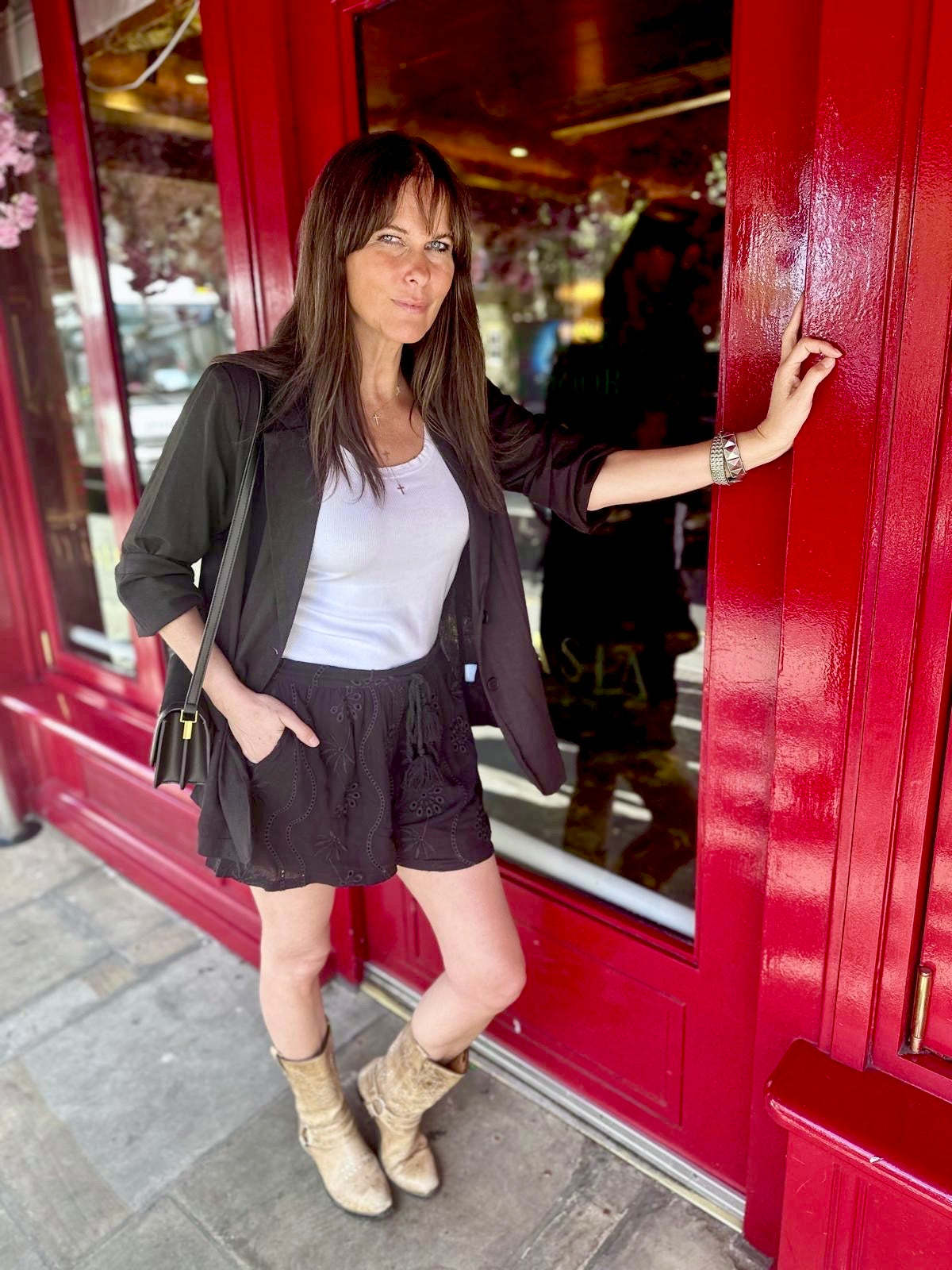 Elinor Short Negro