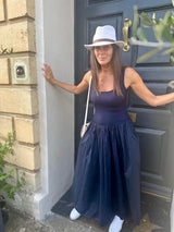 Vestido azul marino de abril