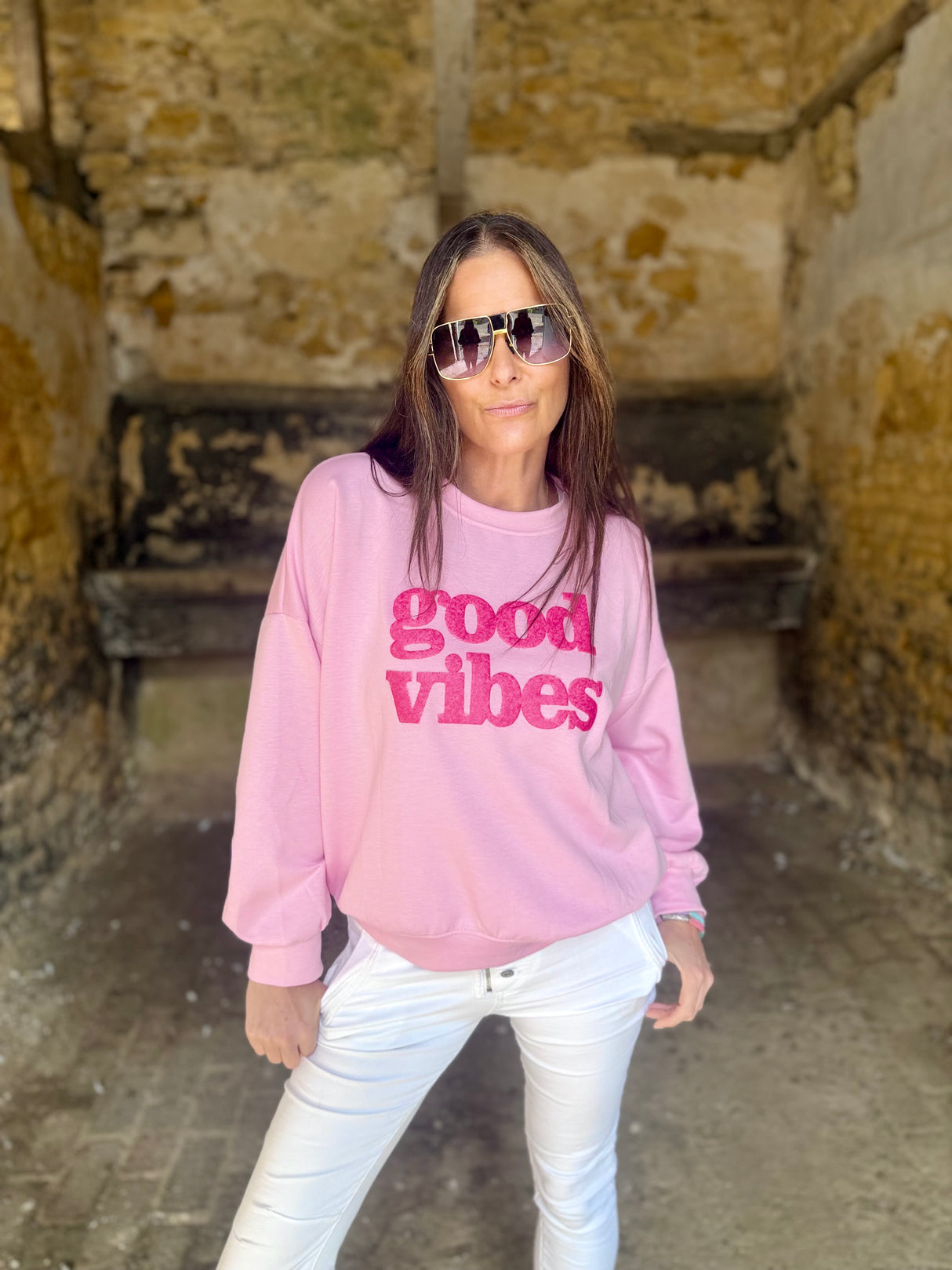 Good Vibes Sweatshirt - Baby Pink