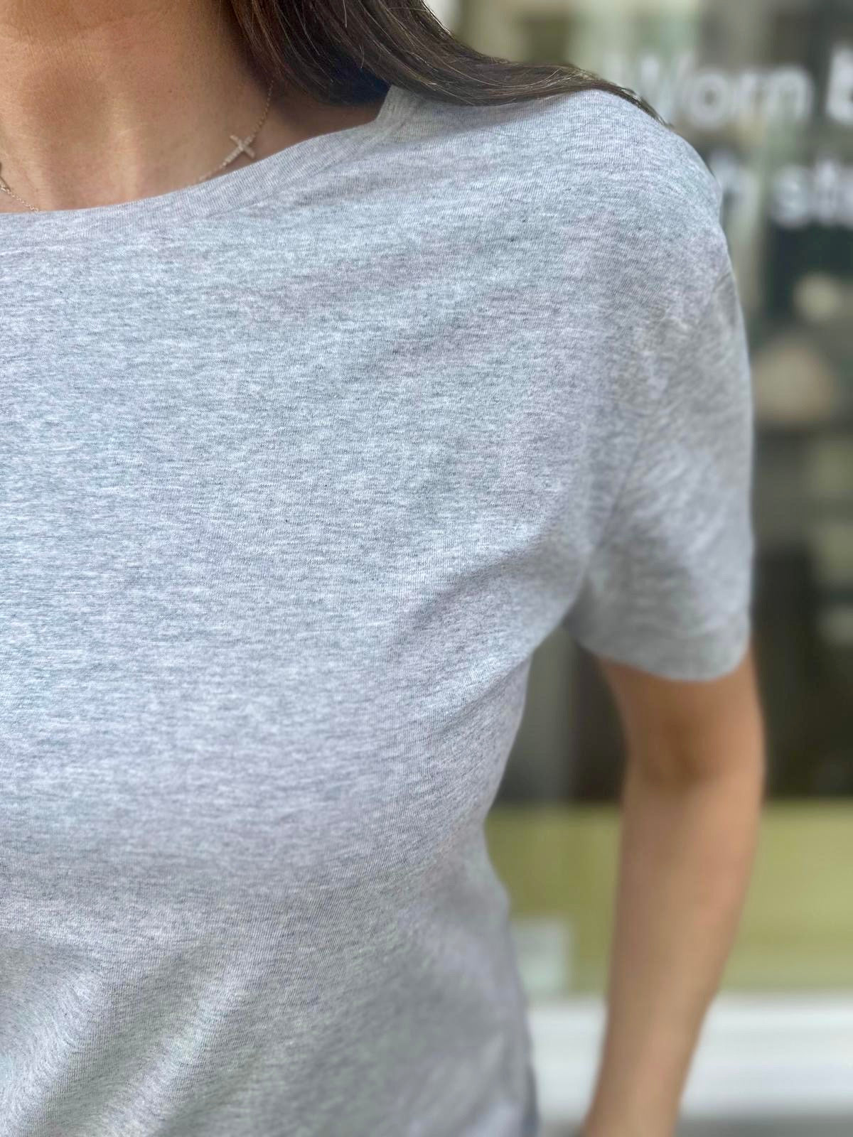 Camiseta de corte regular en color gris