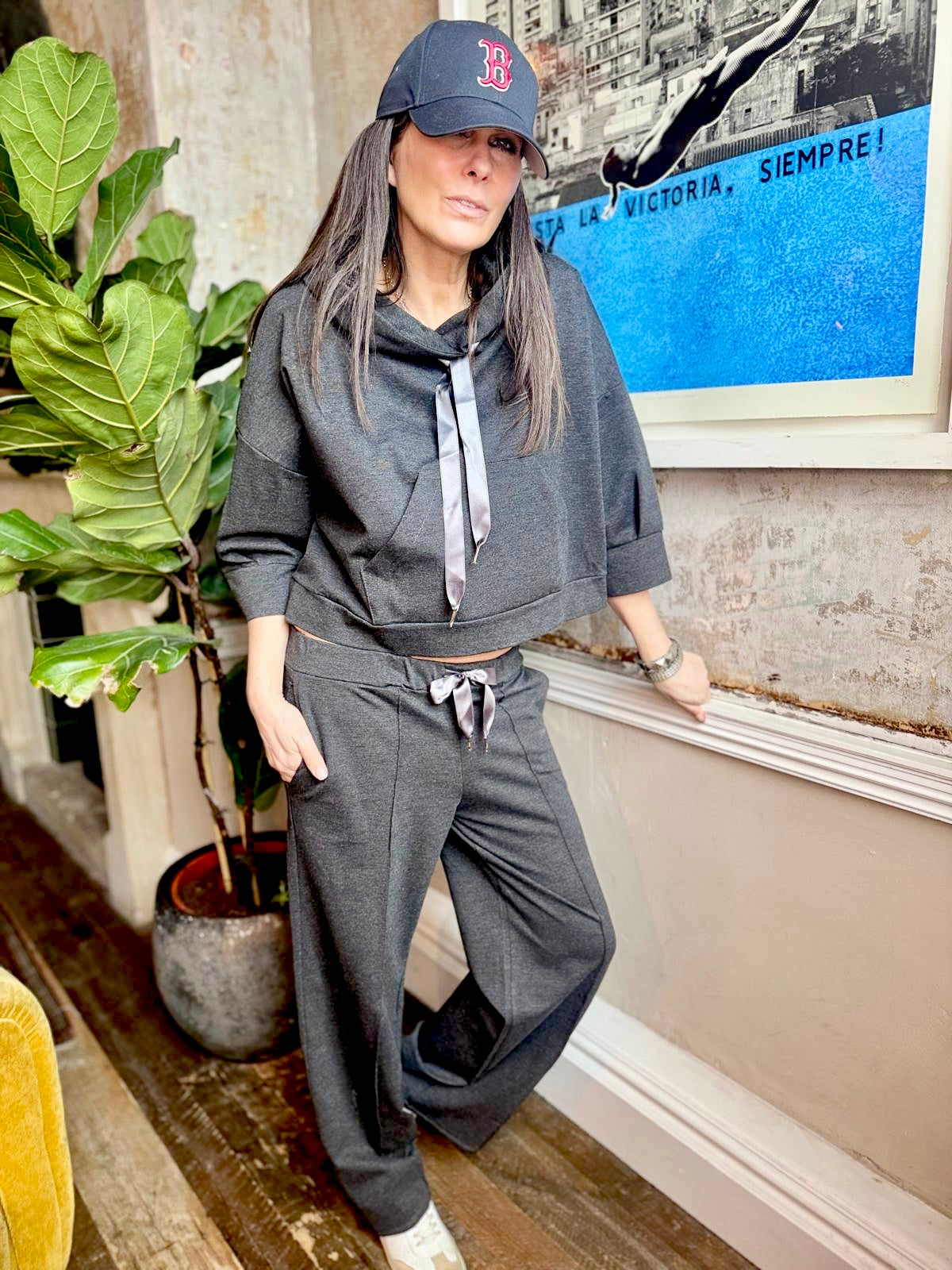 Pantalón deportivo Brooke con corbata de seda - Carbón vegetal