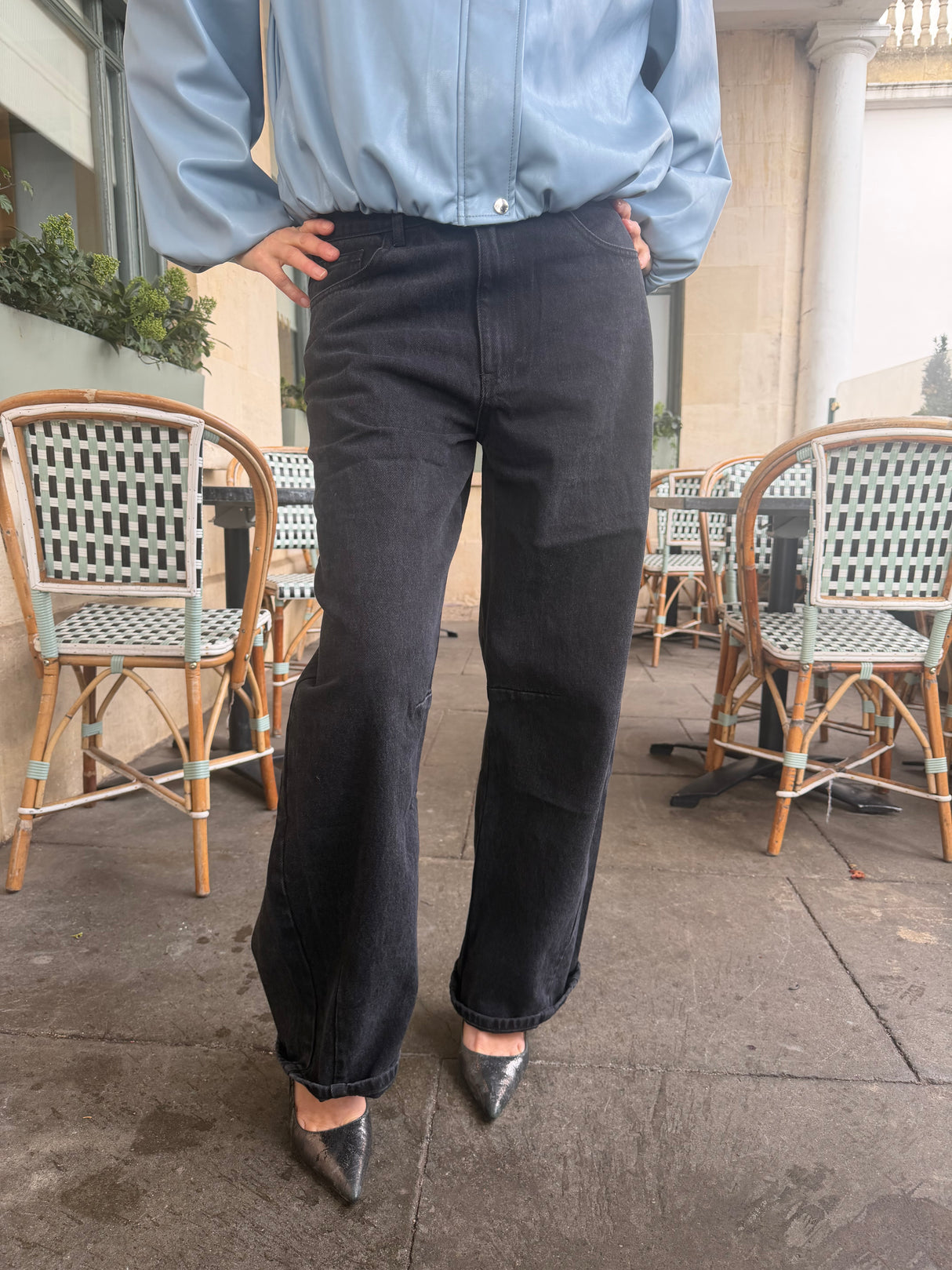 Melly Barrel Leg Jean - Black