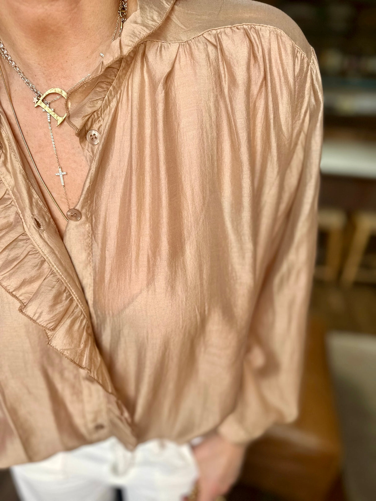 Blusa con volantes color lila - Camel
