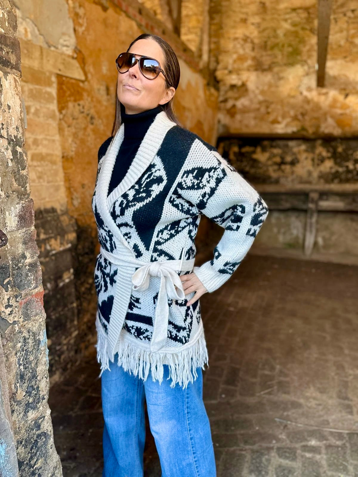 Cárdigan con estampado de coralina y flecos
