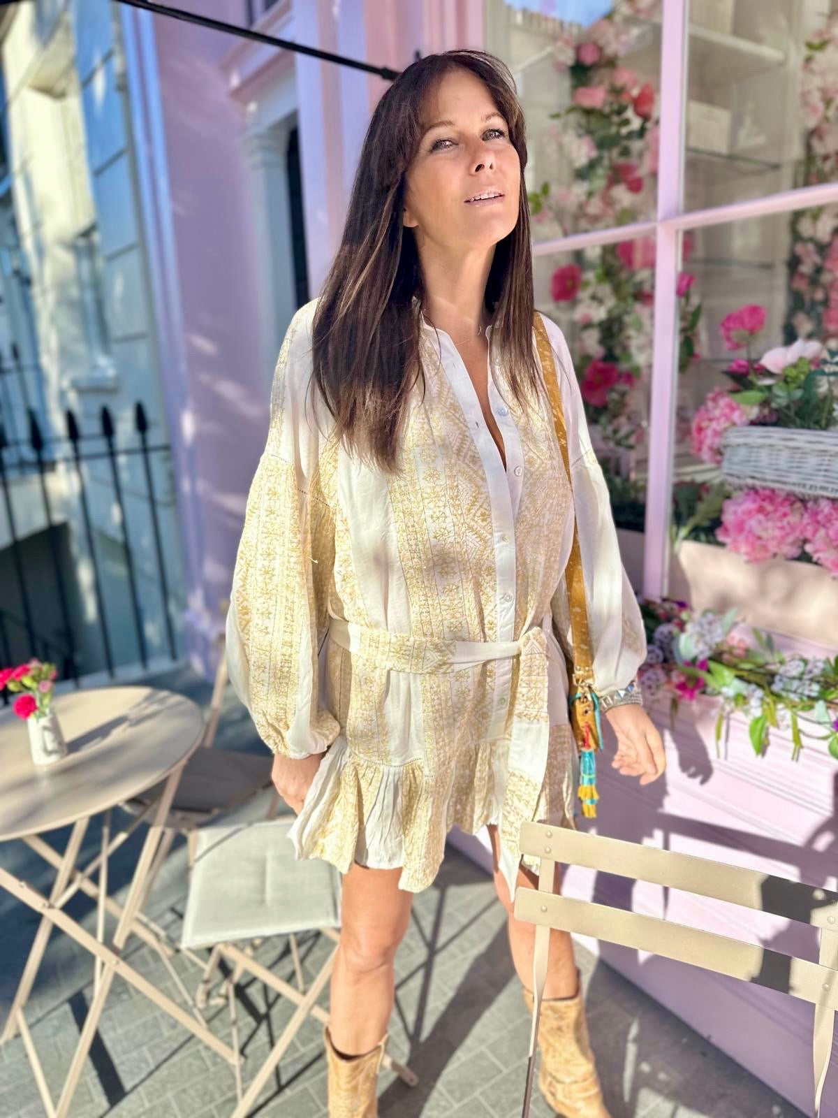 Vestido visto dorado