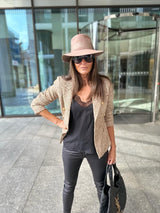 Ese blazer dorado